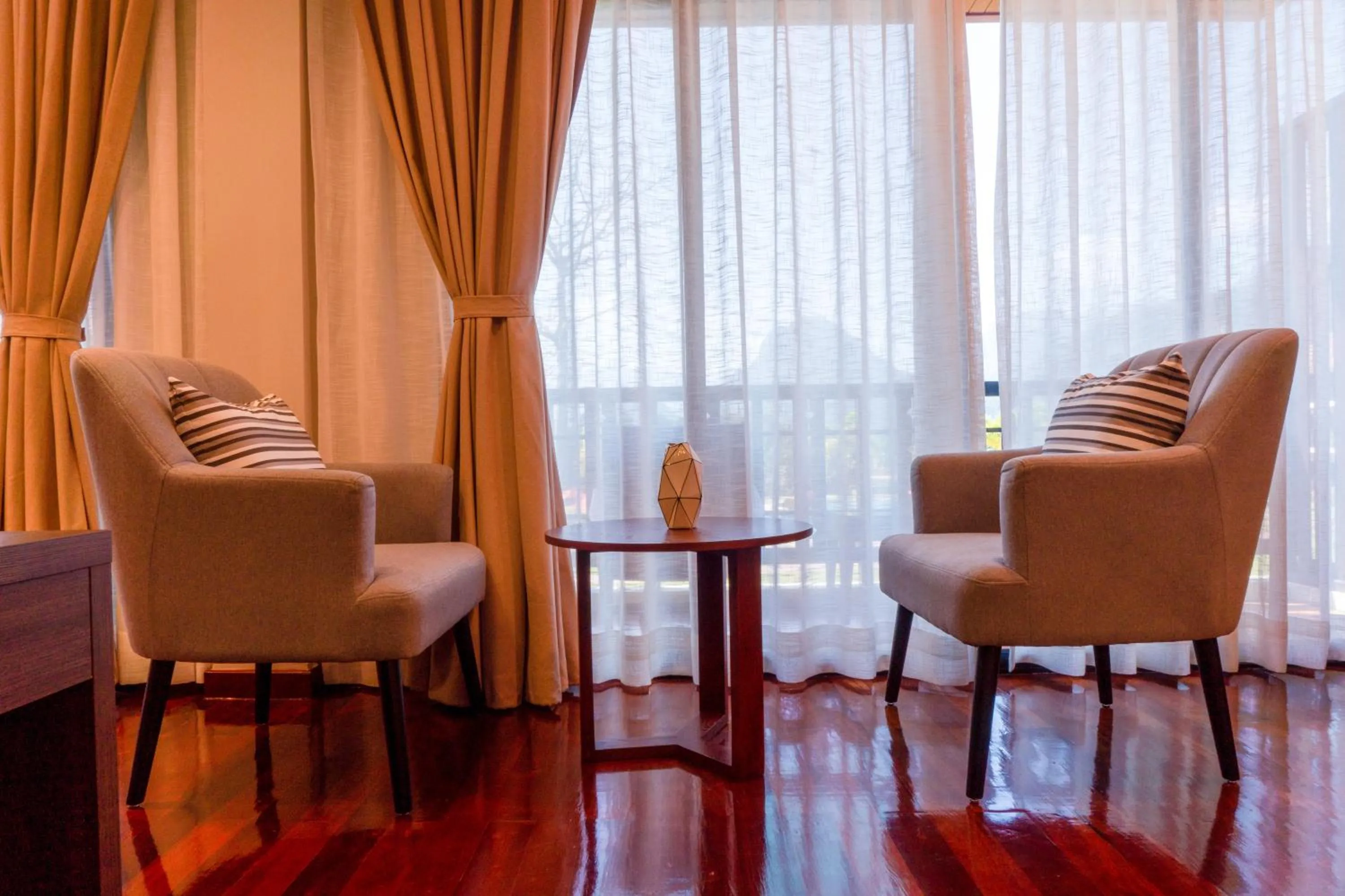 Seating area in Tmark Resort Vangvieng