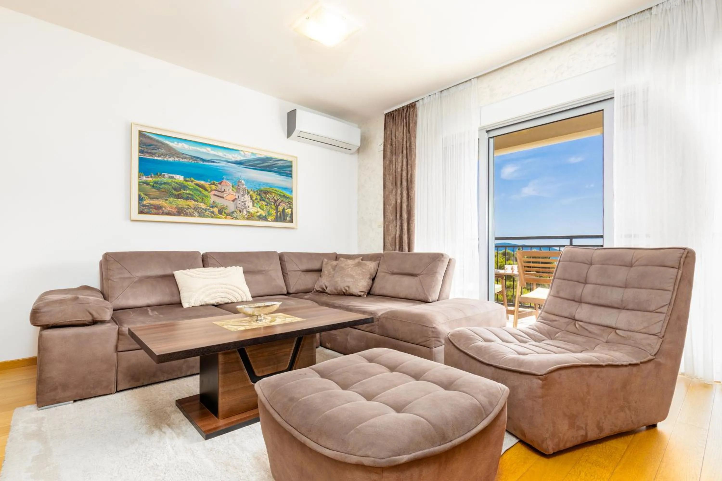 Natural landscape in Apart hotel M S KATUNJANIN