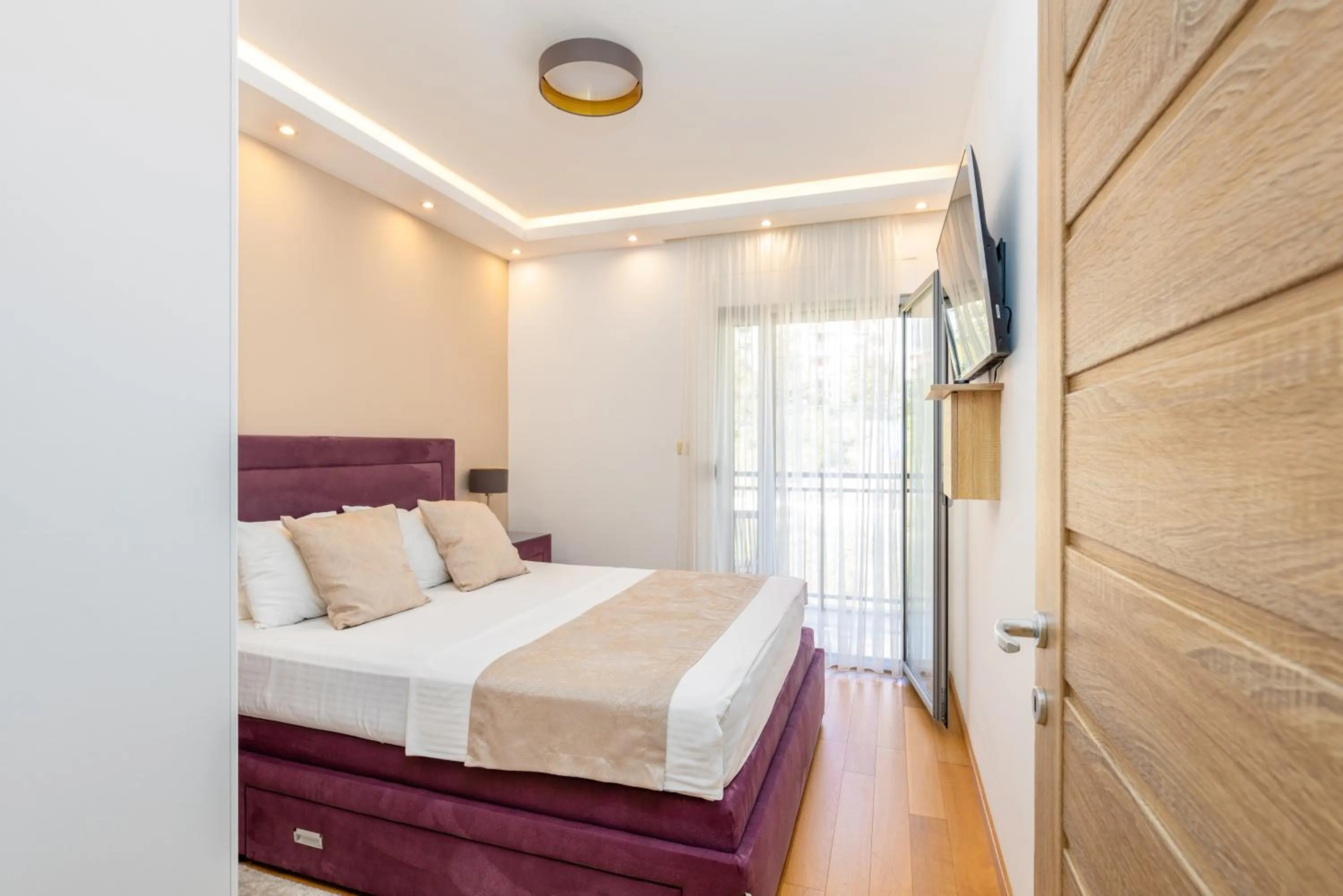 Bed in Apart hotel M S KATUNJANIN