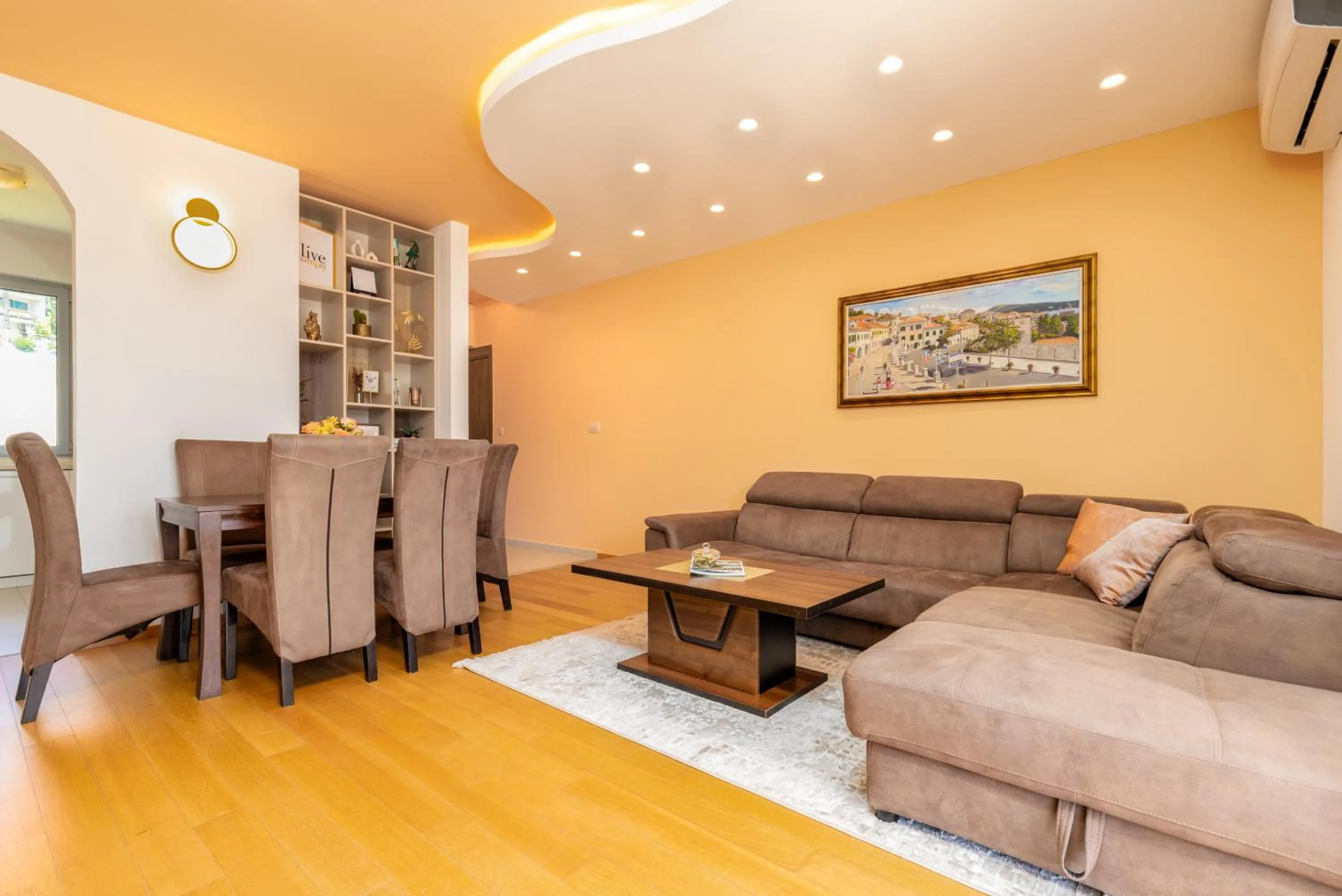 Property building in Apart hotel M S KATUNJANIN