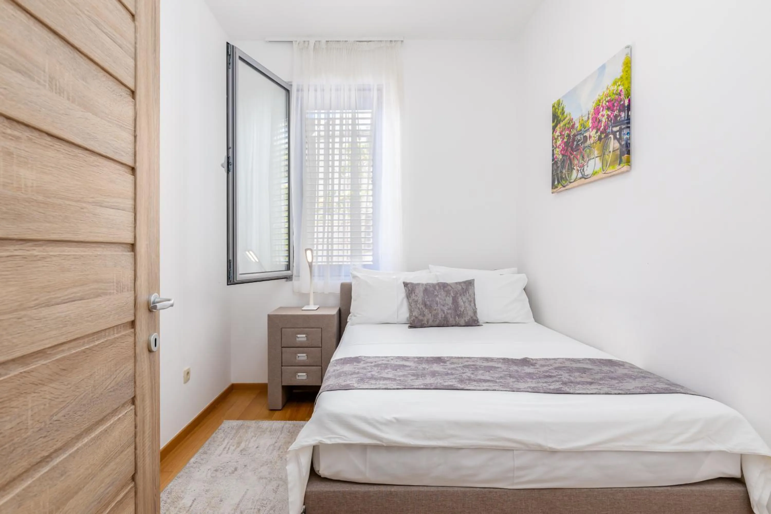 Bedroom, Bed in Apart hotel M S KATUNJANIN