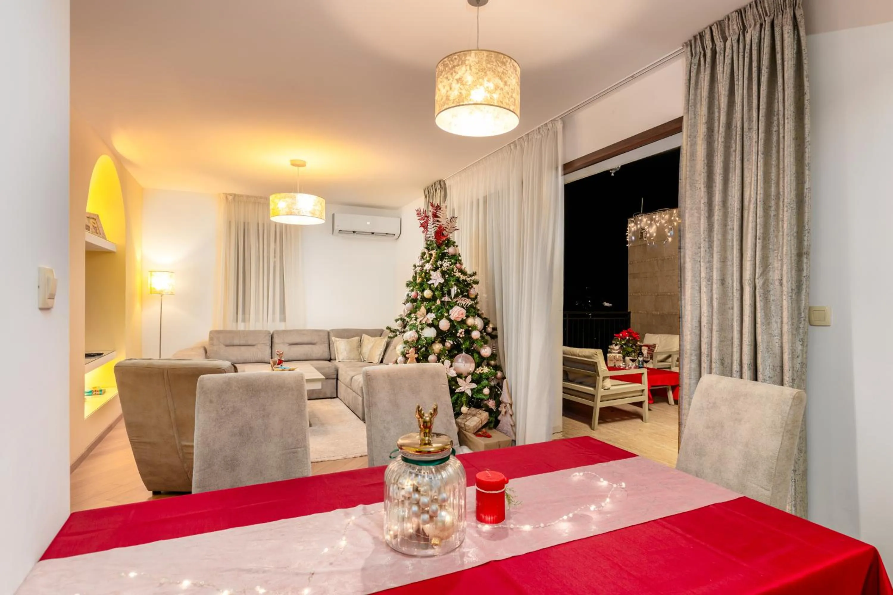 Seating area in Apart hotel M S KATUNJANIN