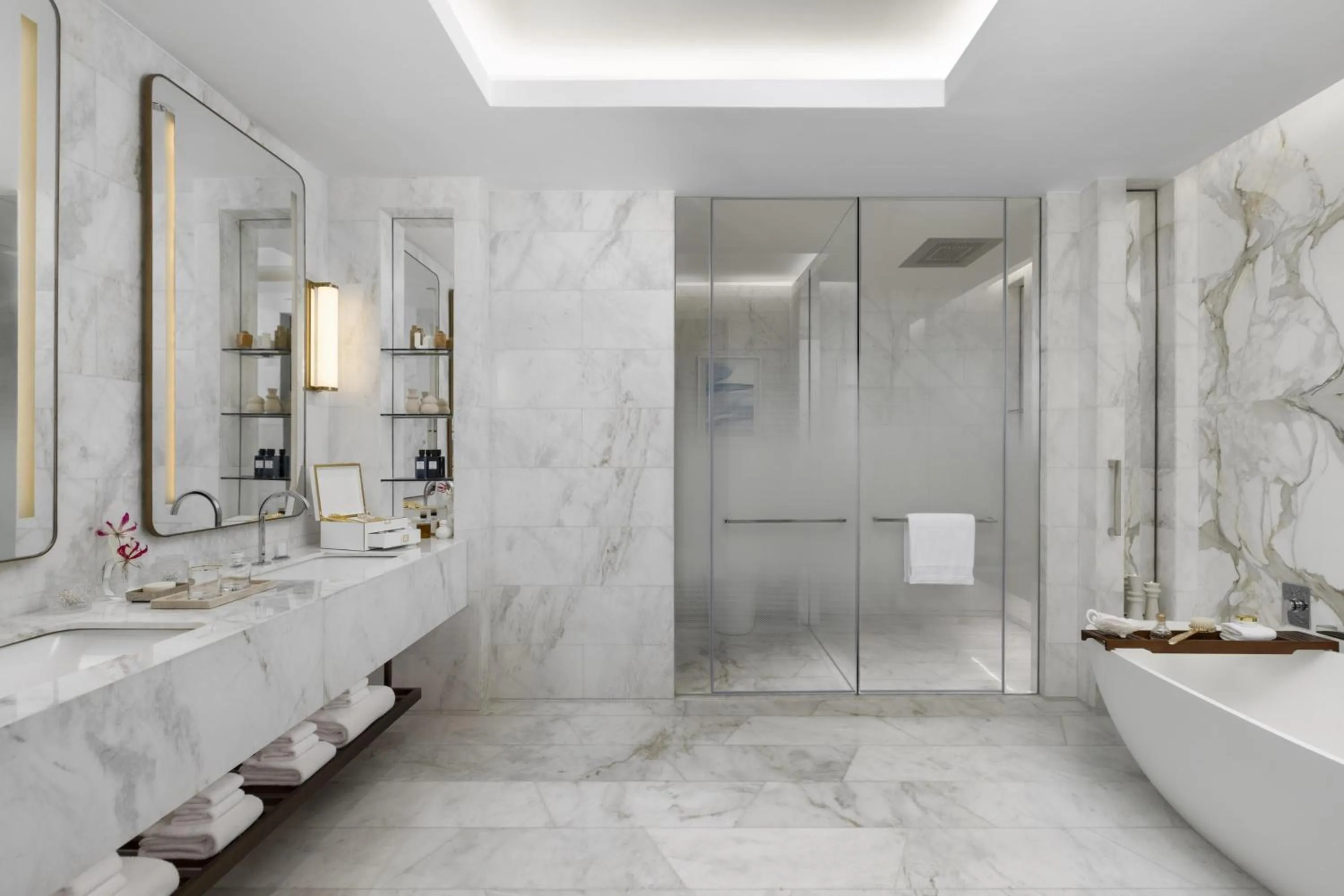 Bathroom in Atlantis The Royal