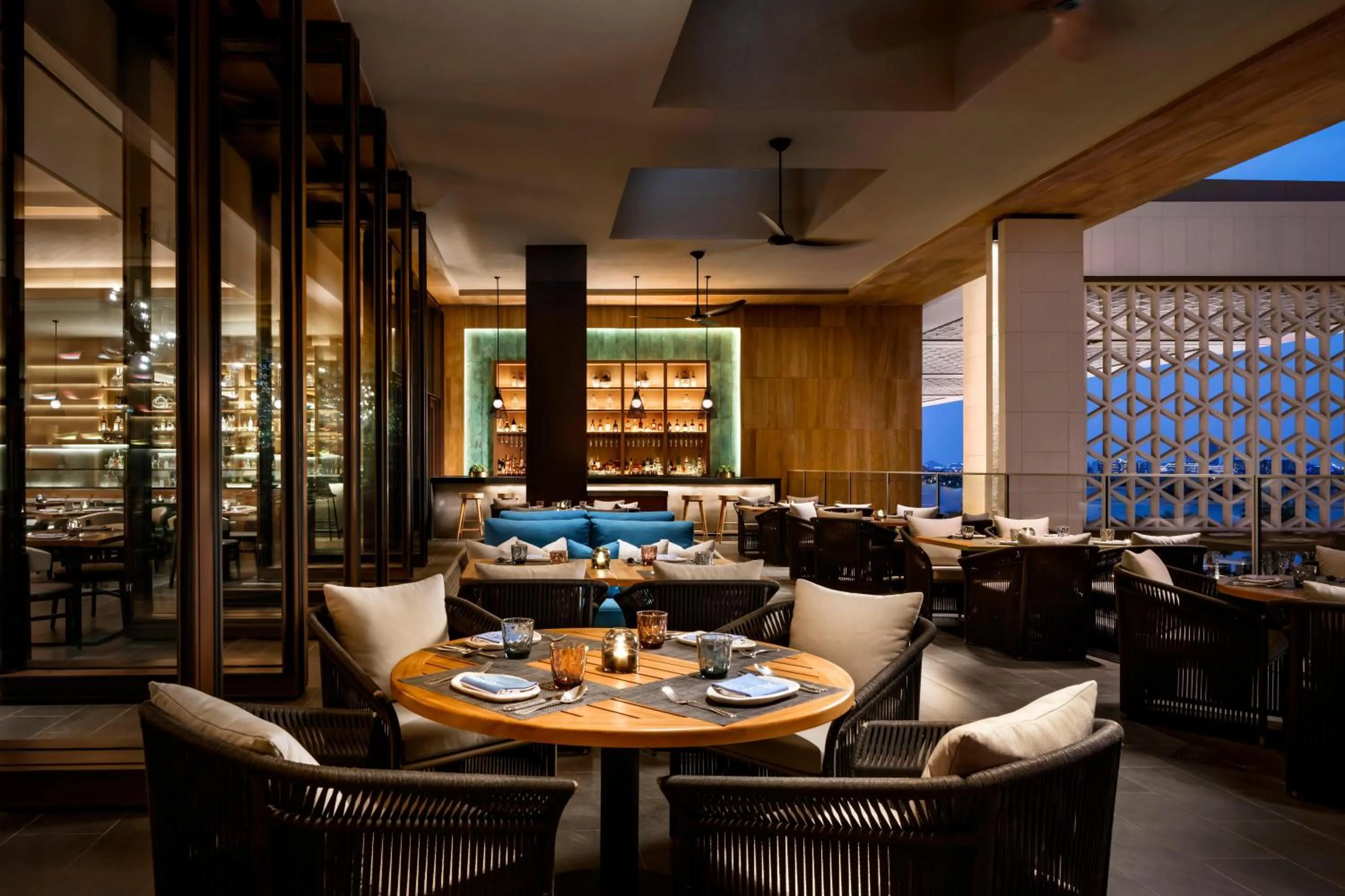 Restaurant/places to eat in Atlantis The Royal