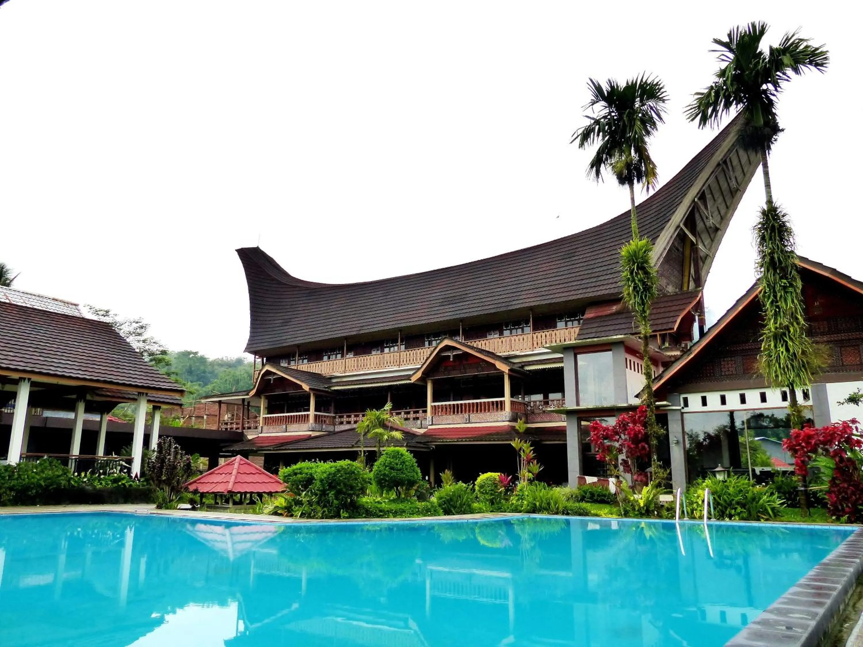 Swimming pool in Toraja Torsina Hotel