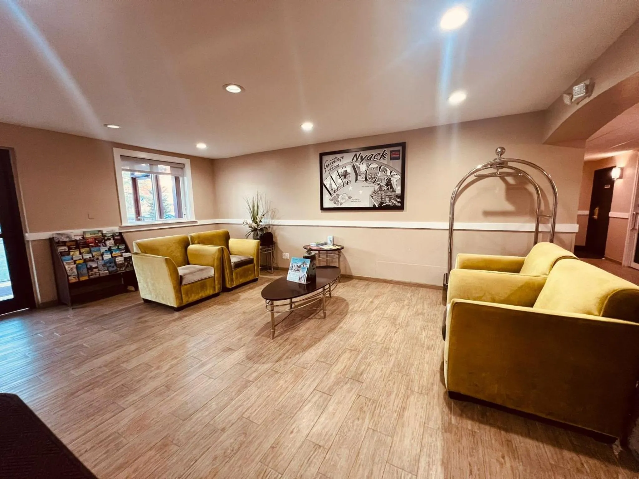 Seating area in FairBridge Inn Express Nyack