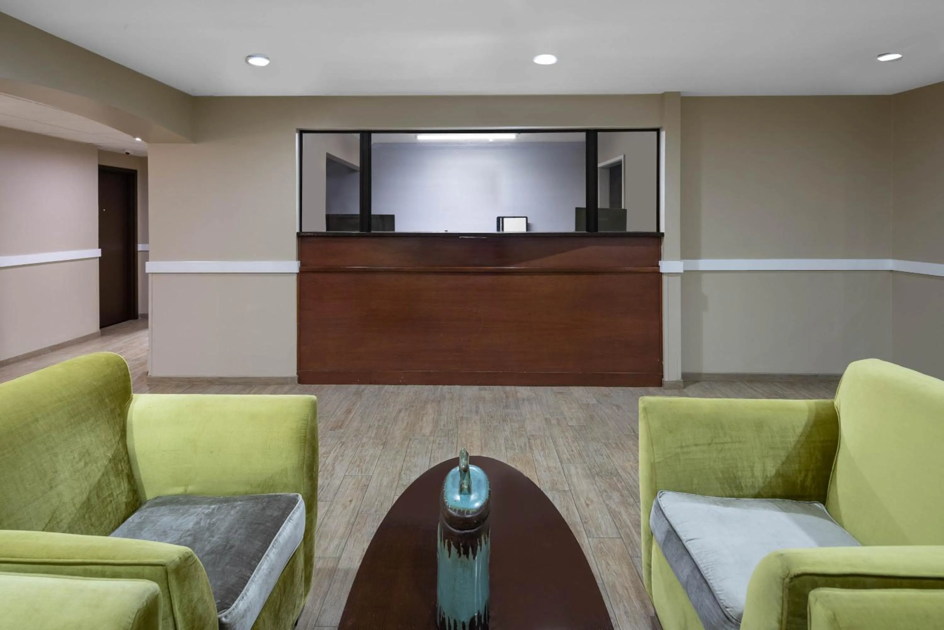 Lobby or reception in FairBridge Inn Express Nyack