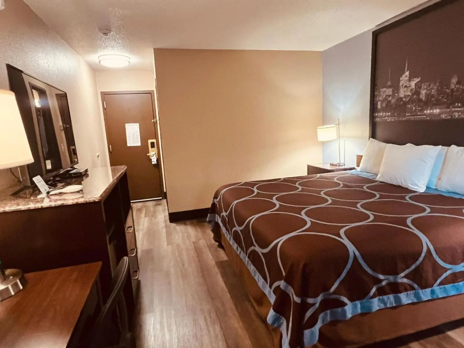 Bed in FairBridge Inn Express Nyack