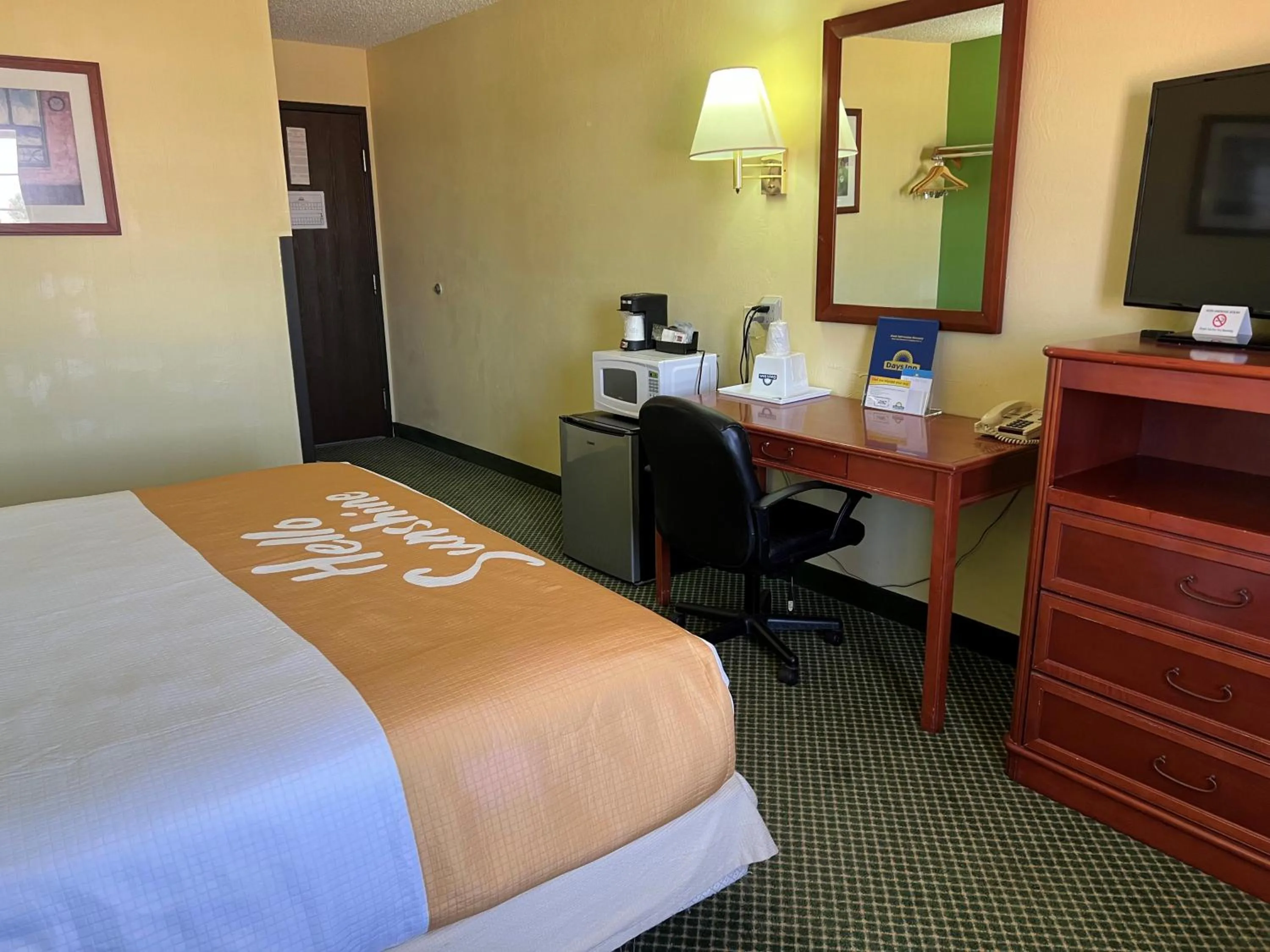 Bed in Days Inn by Wyndham Great Bend
