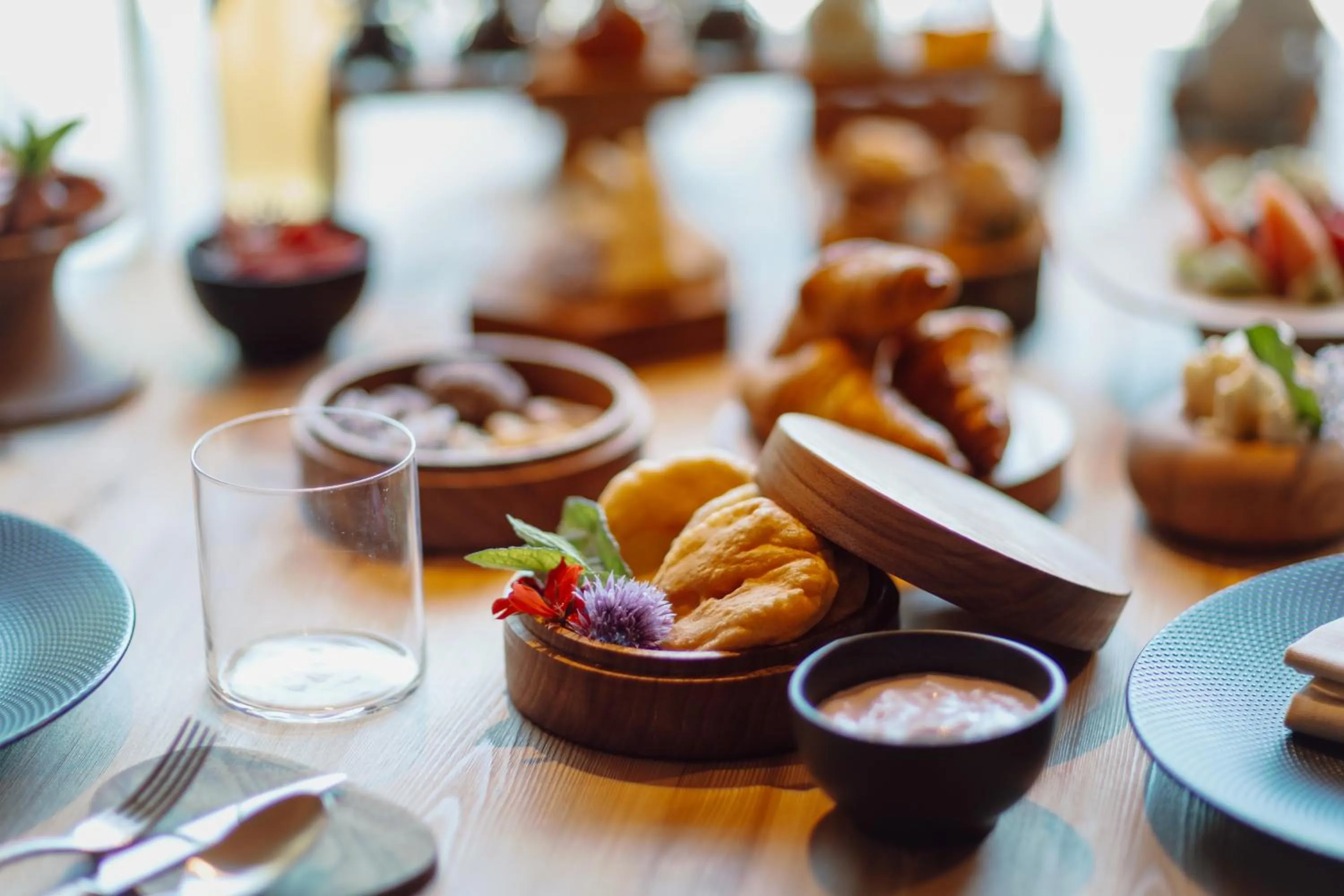 Food and drinks in Au Charmant Petit Lac - Ecohotel Parc & Spa