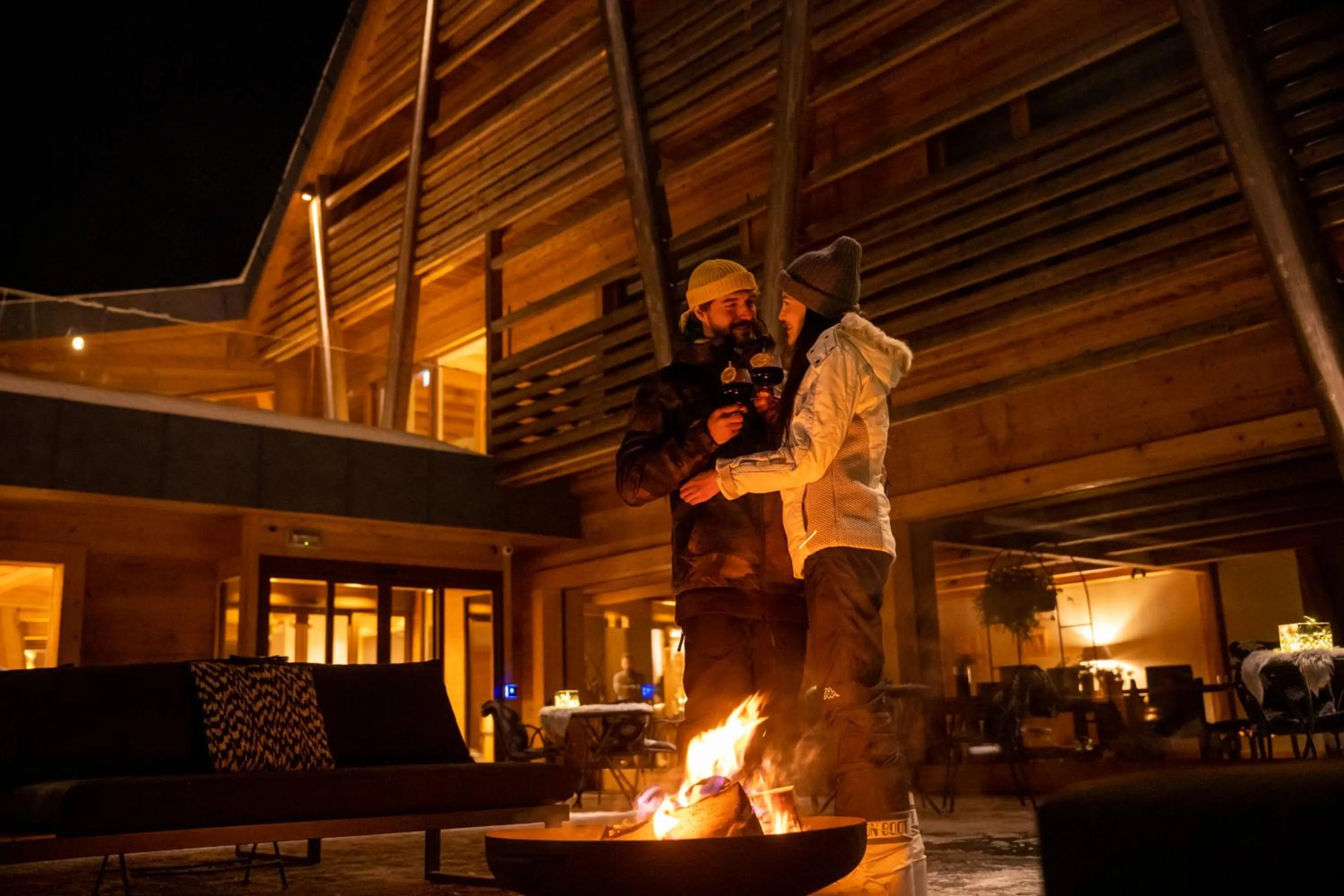 Evening entertainment in Au Charmant Petit Lac - Ecohotel Parc & Spa