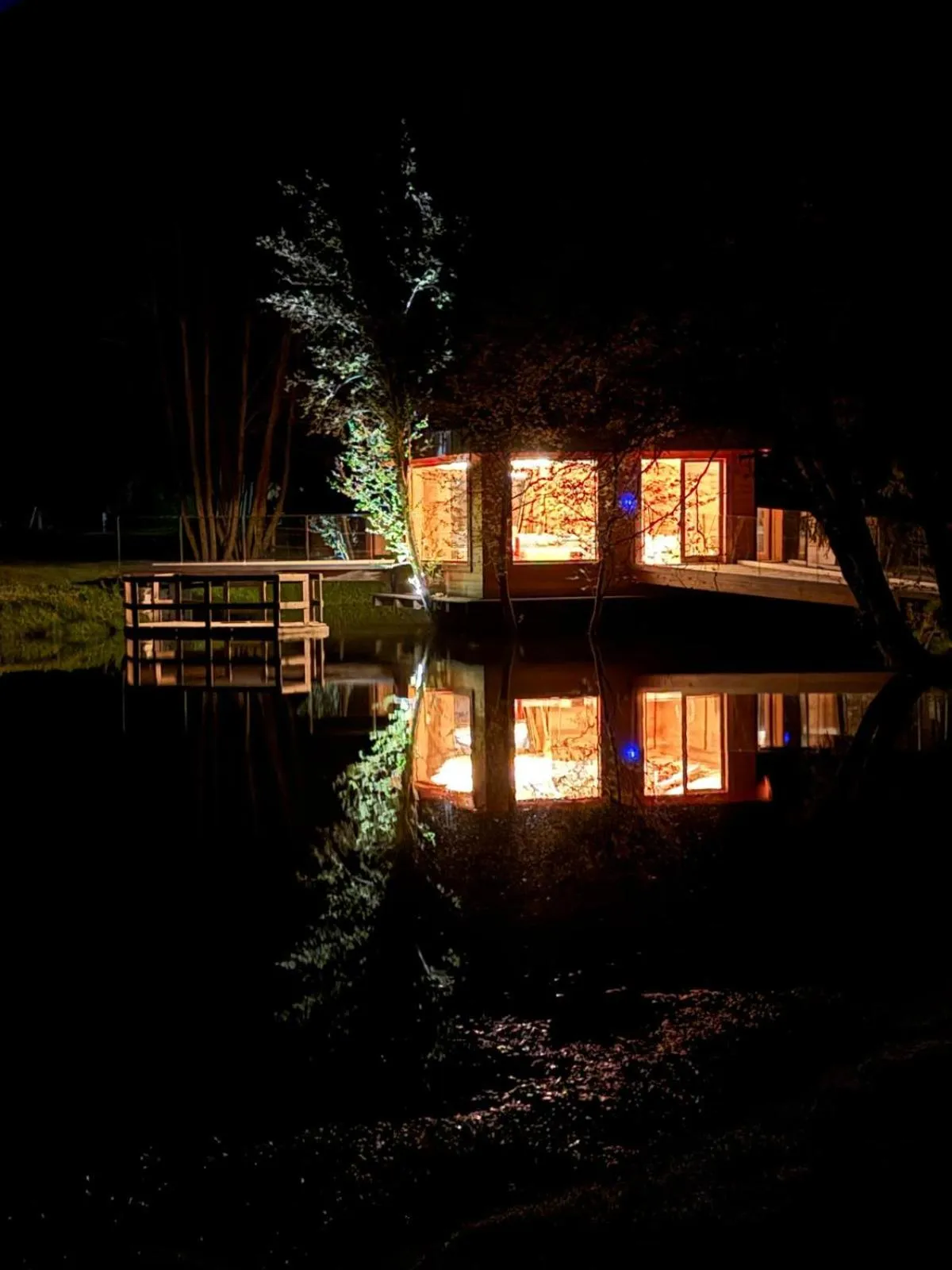 Night in Au Charmant Petit Lac - Ecohotel Parc & Spa