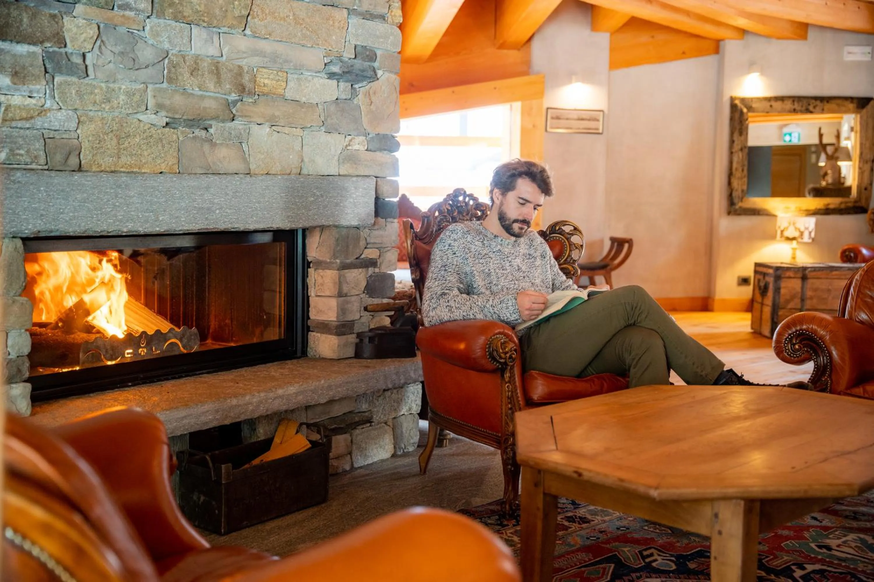 Lobby or reception in Au Charmant Petit Lac - Ecohotel Parc & Spa