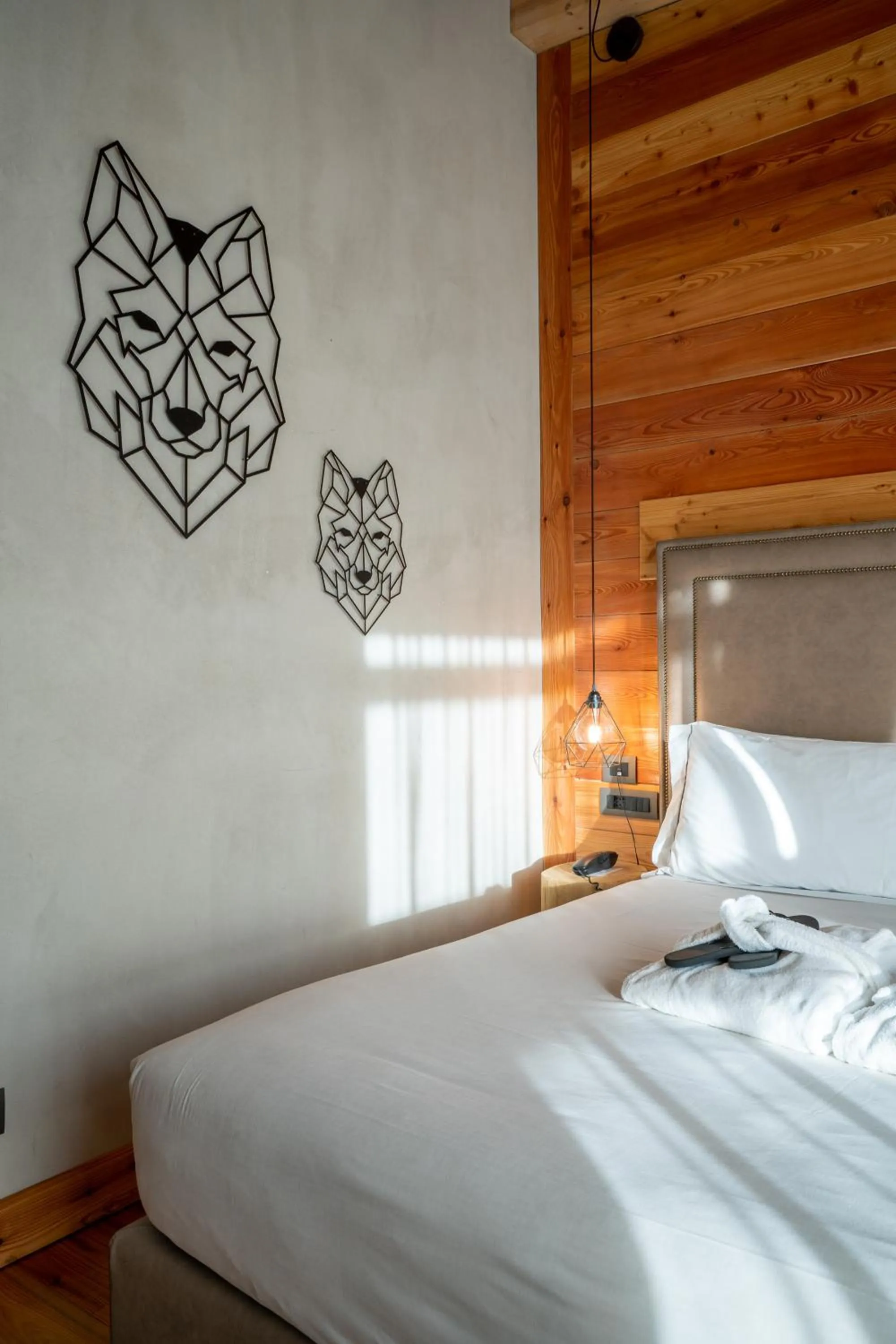 Bed in Au Charmant Petit Lac - Ecohotel Parc & Spa