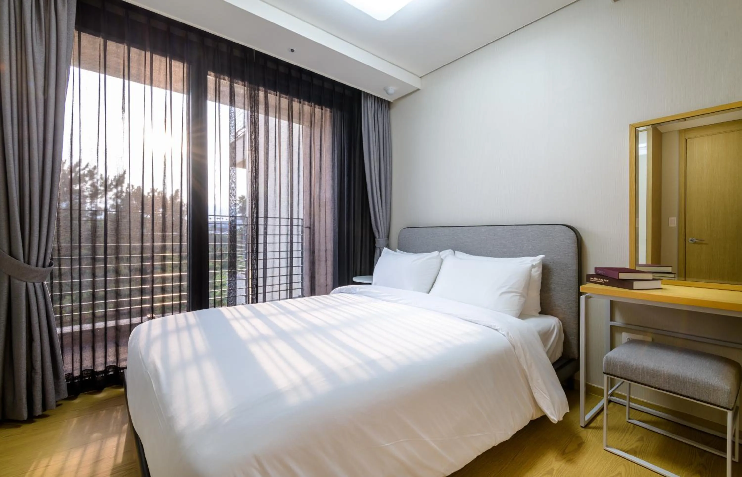 Bedroom, Bed in Seaside Arden