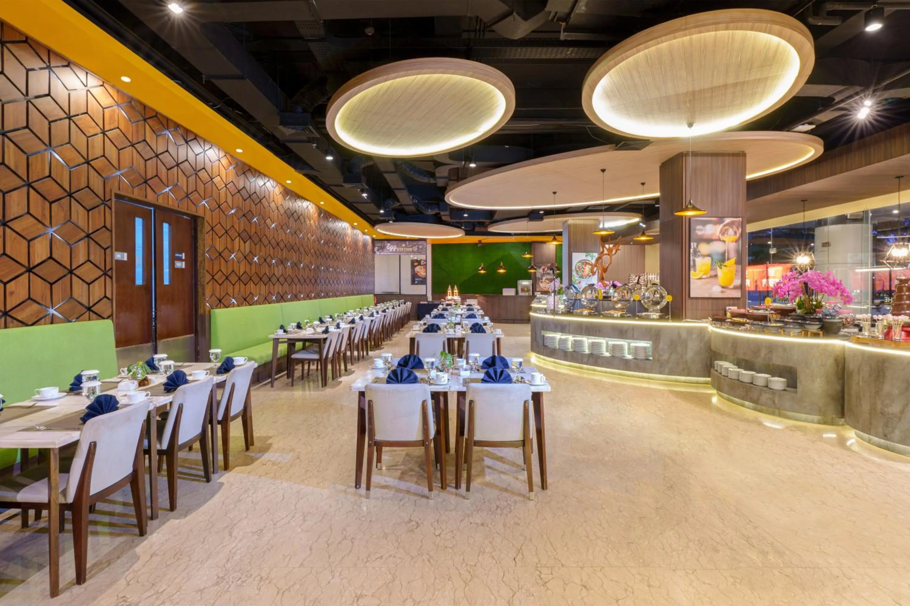 Restaurant/places to eat in Golden Tulip Springhill Lampung