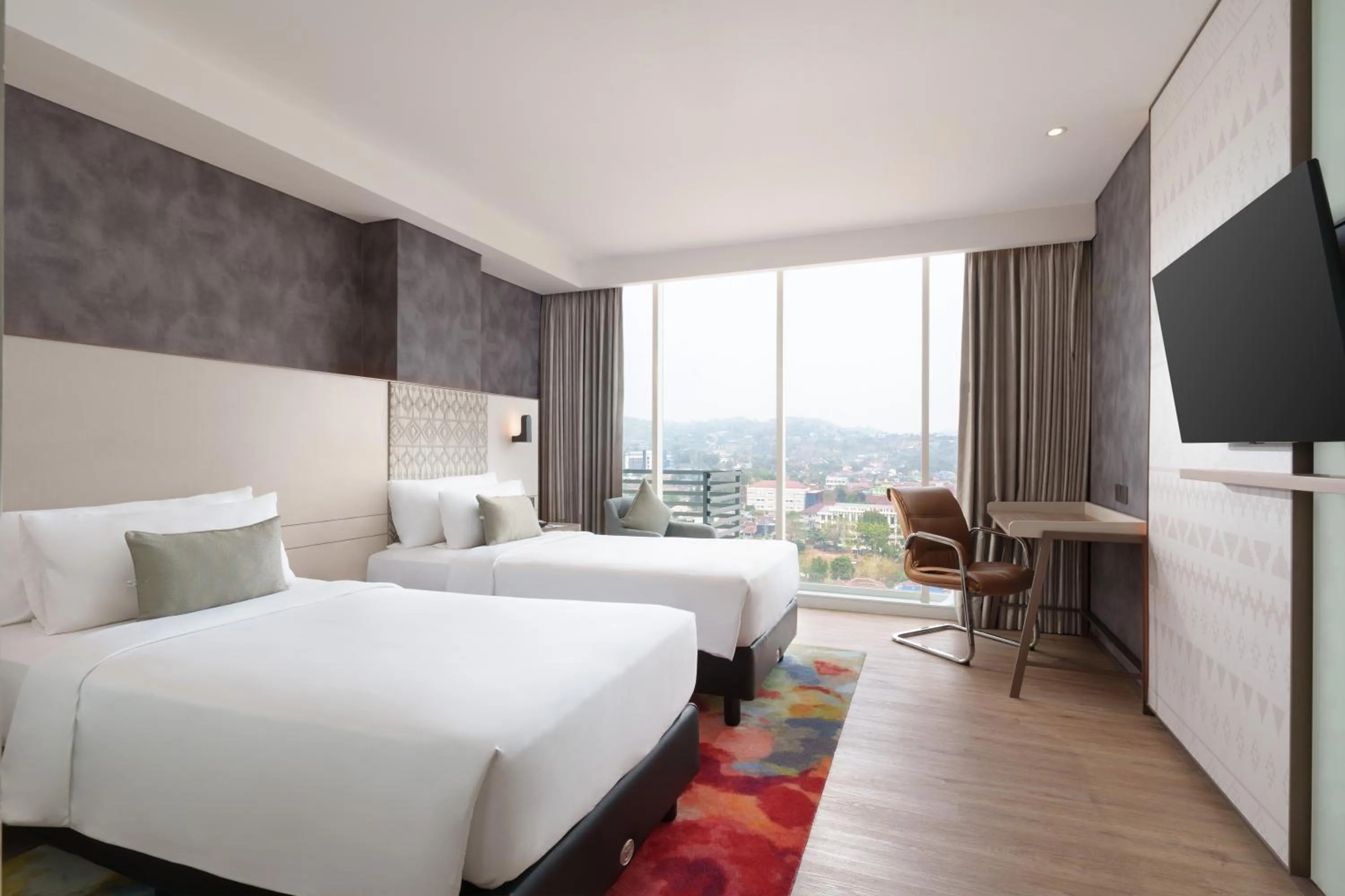Bedroom, Bed in Golden Tulip Springhill Lampung