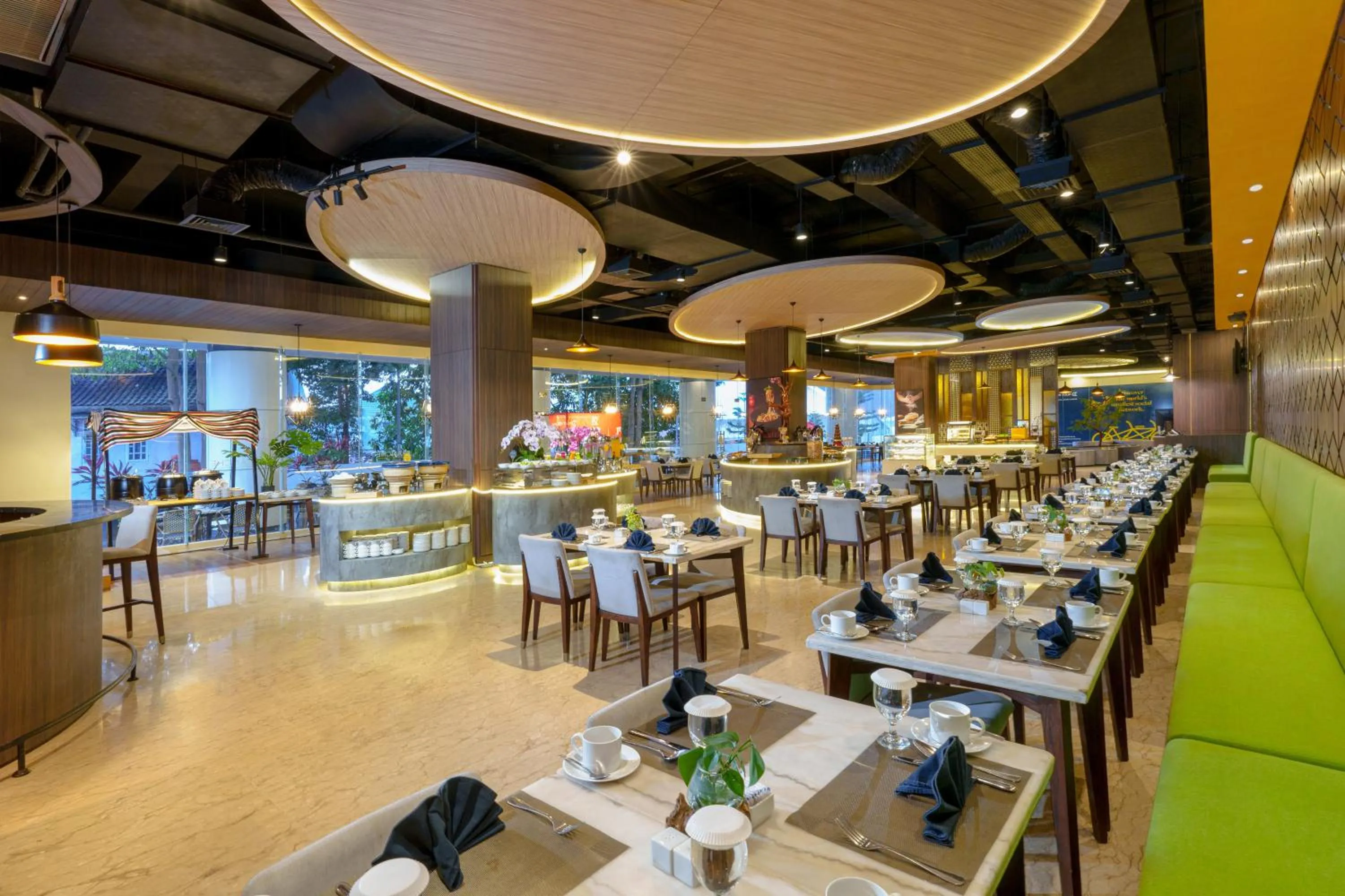 Restaurant/places to eat in Golden Tulip Springhill Lampung