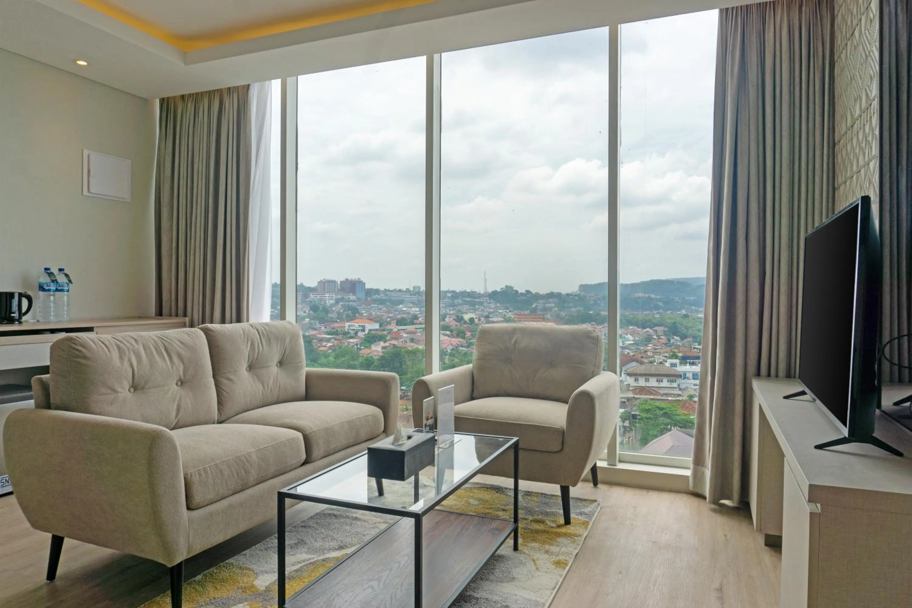 Living room in Golden Tulip Springhill Lampung