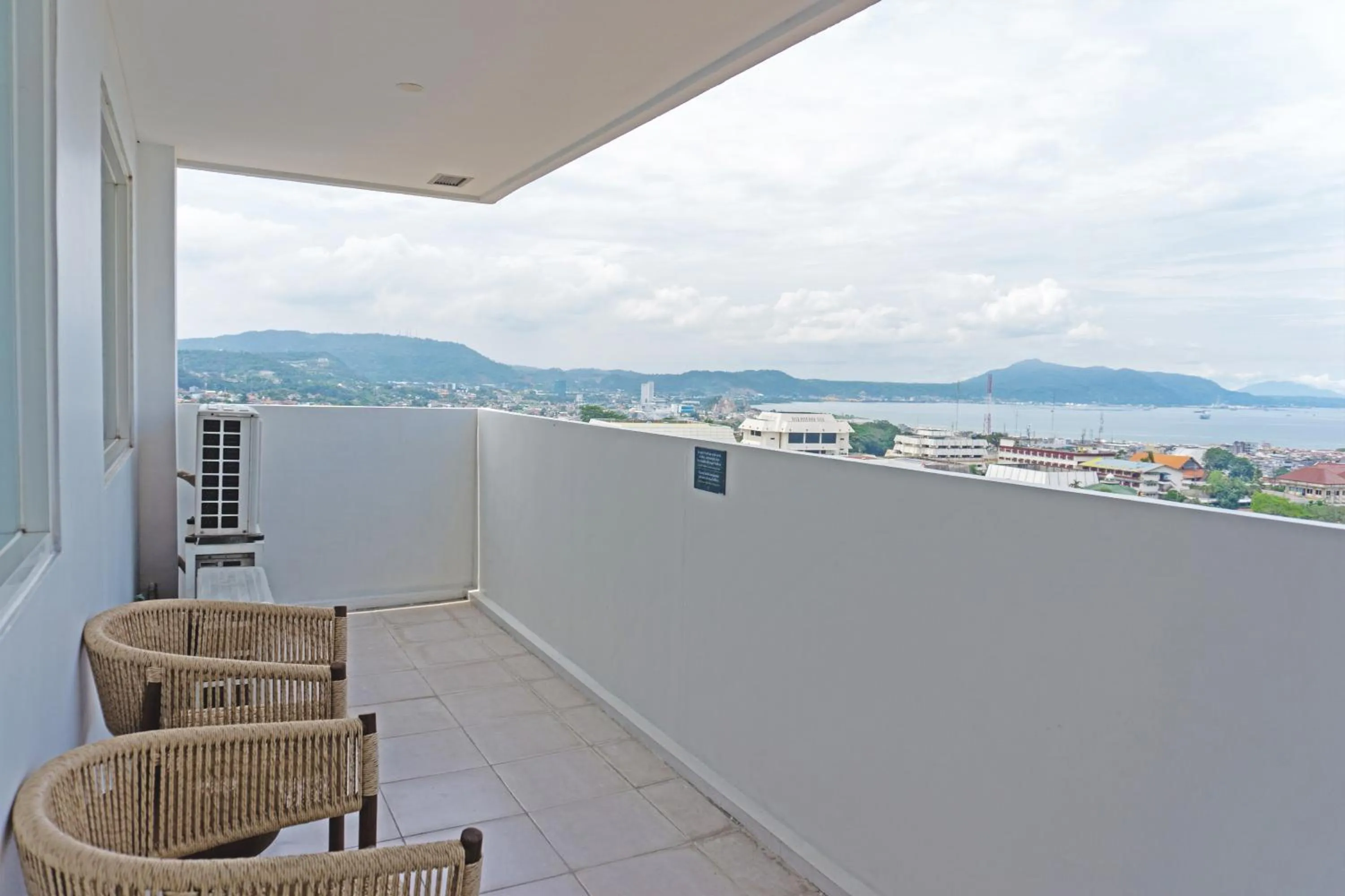 Balcony/Terrace in Golden Tulip Springhill Lampung