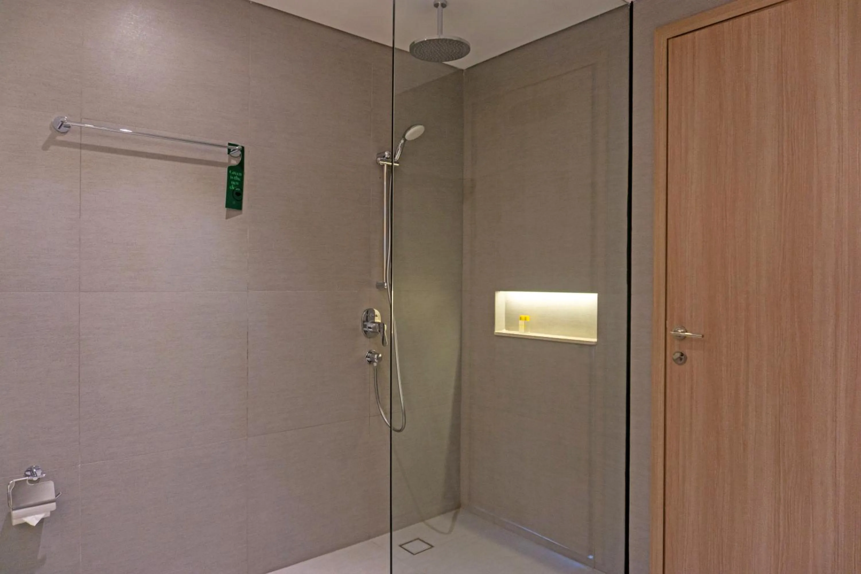 Bathroom in Golden Tulip Springhill Lampung