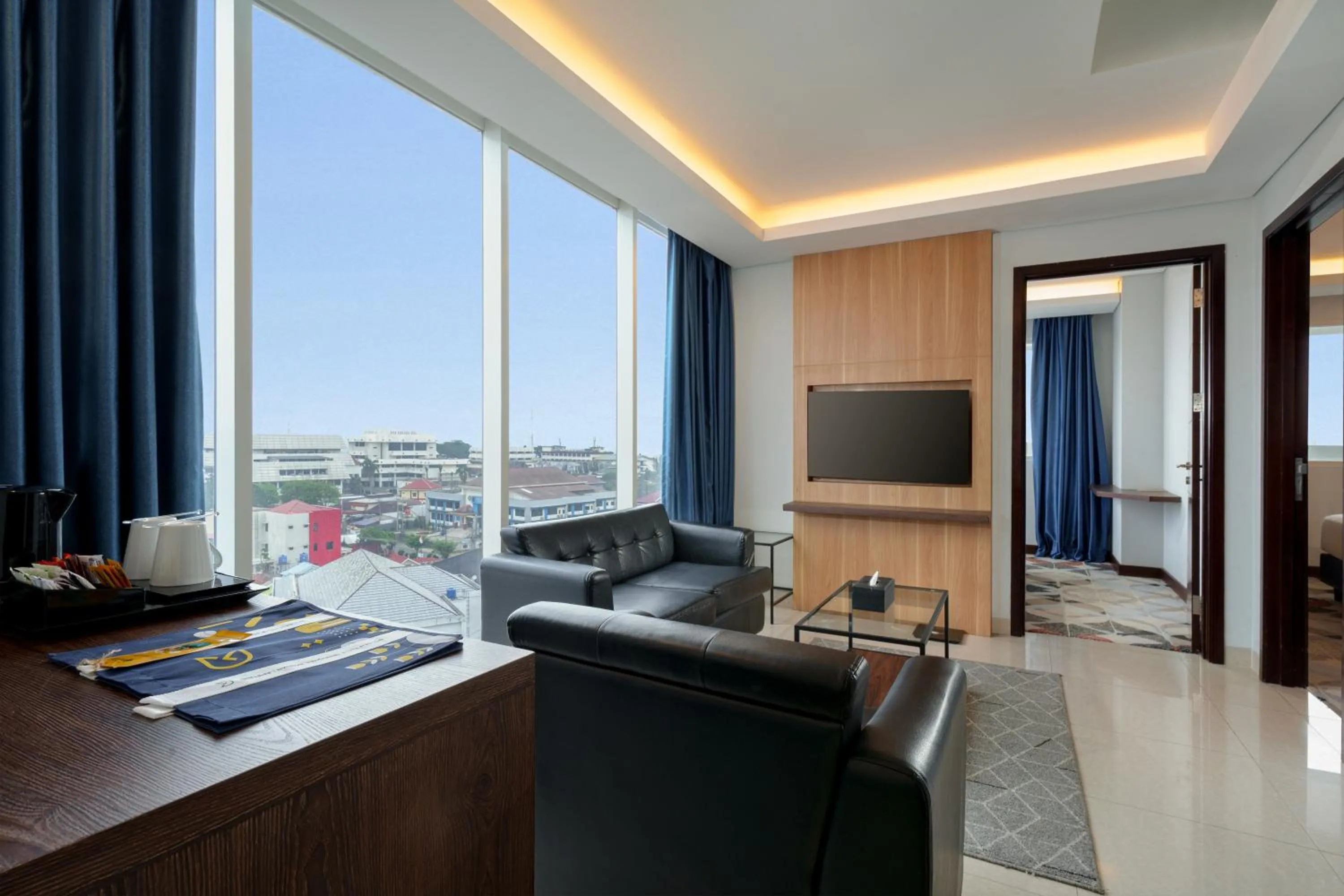 Living room in Golden Tulip Springhill Lampung