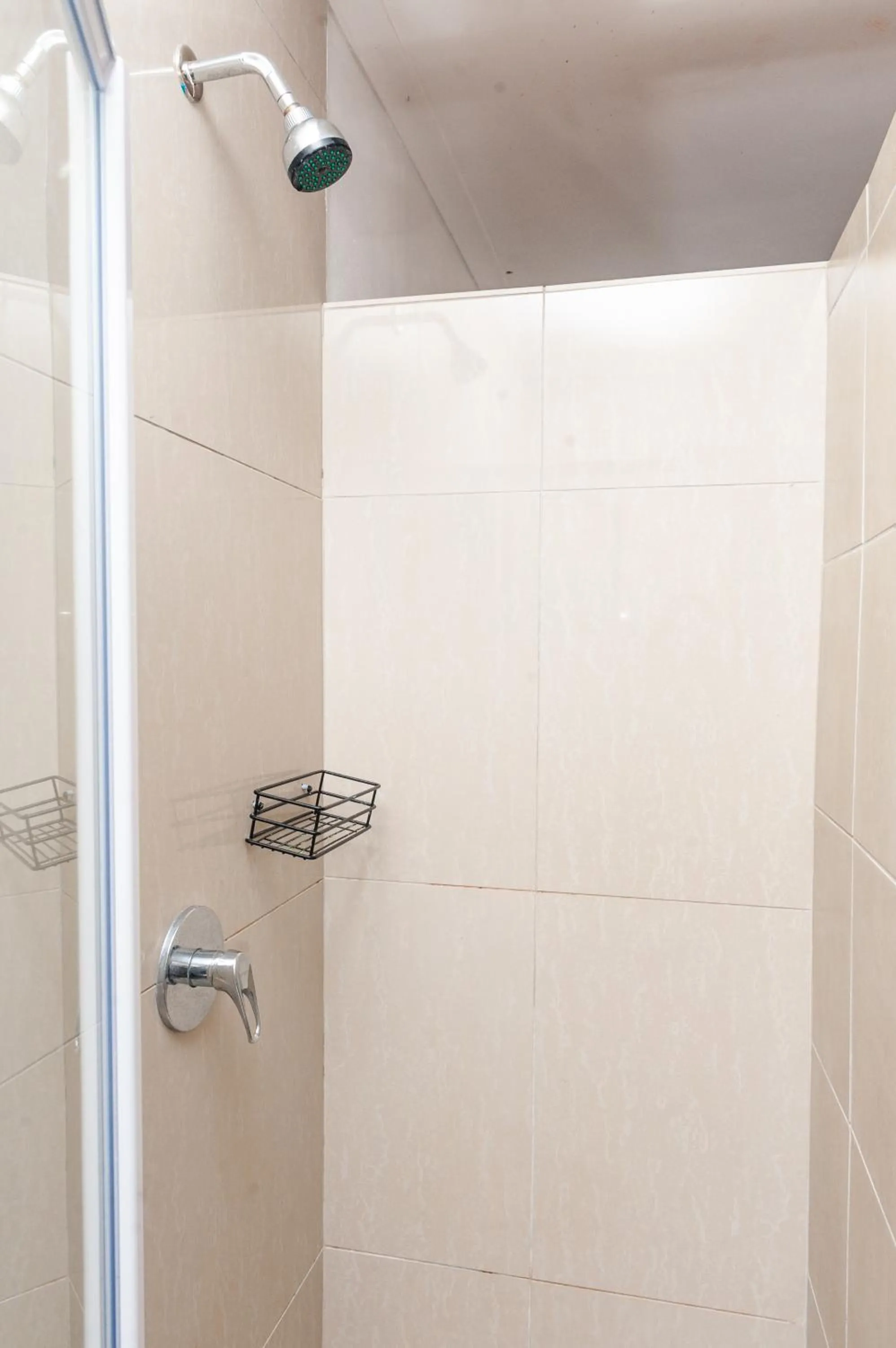 Shower in Nkosazana Guest House