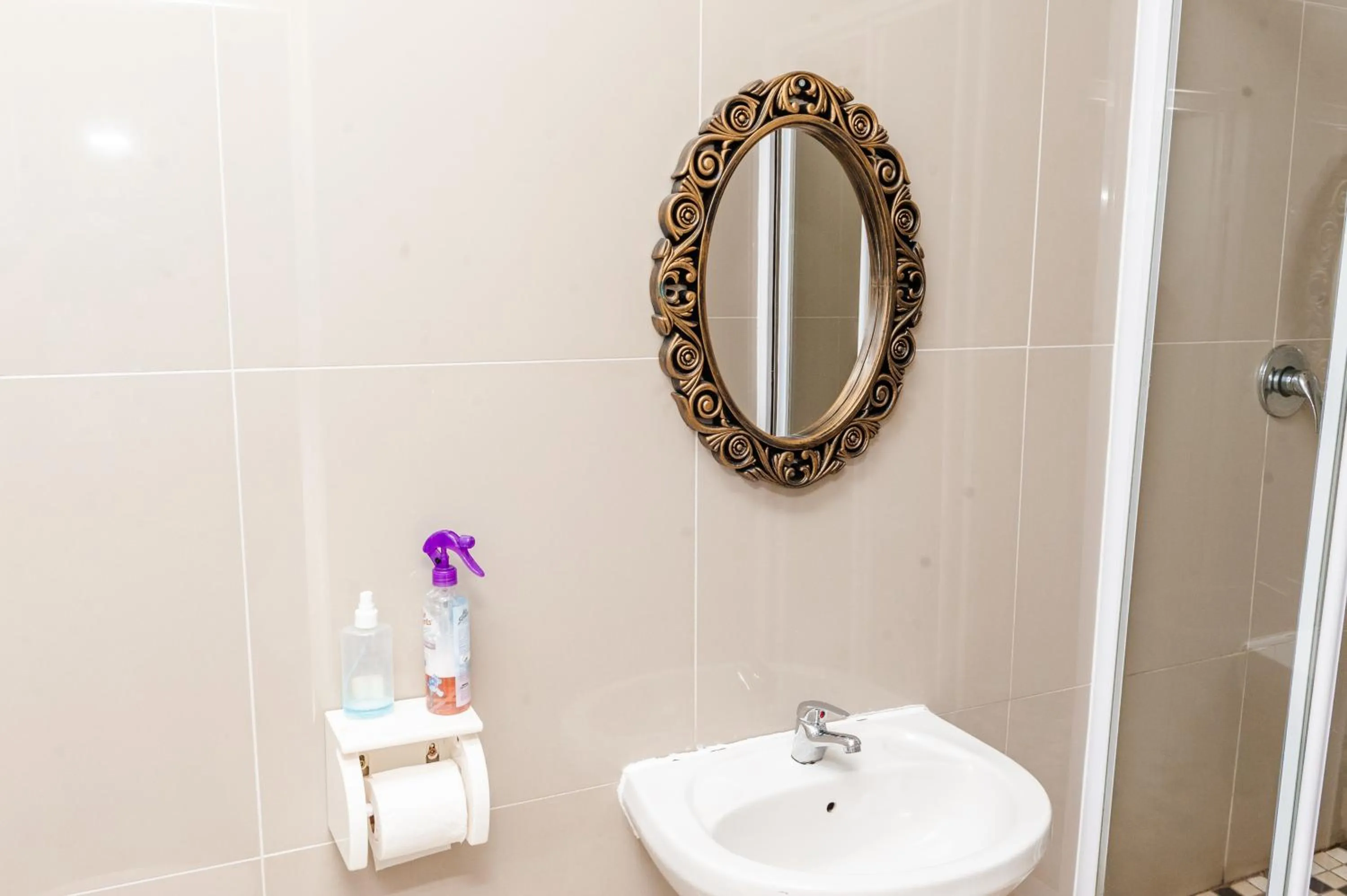 Bathroom in Nkosazana Guest House