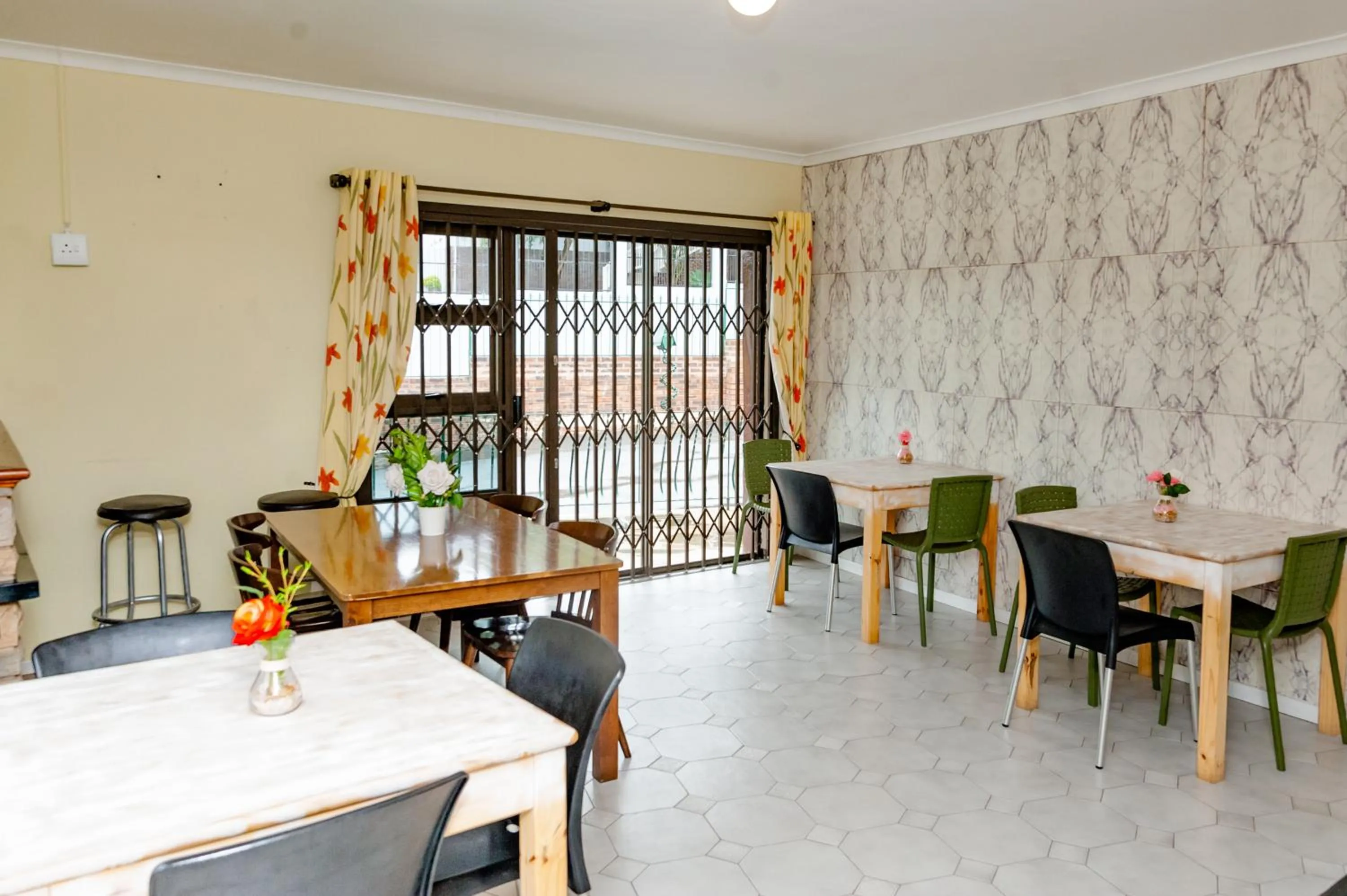 Dining area in Nkosazana Guest House