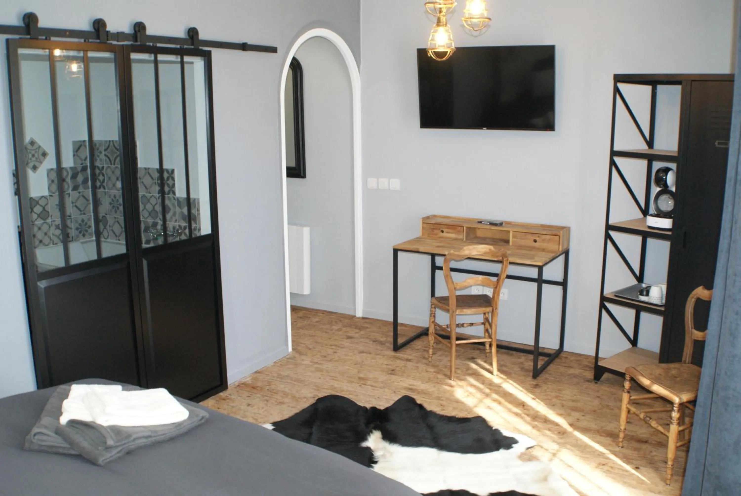 Seating area, Bed in Le Chateau de la Barre