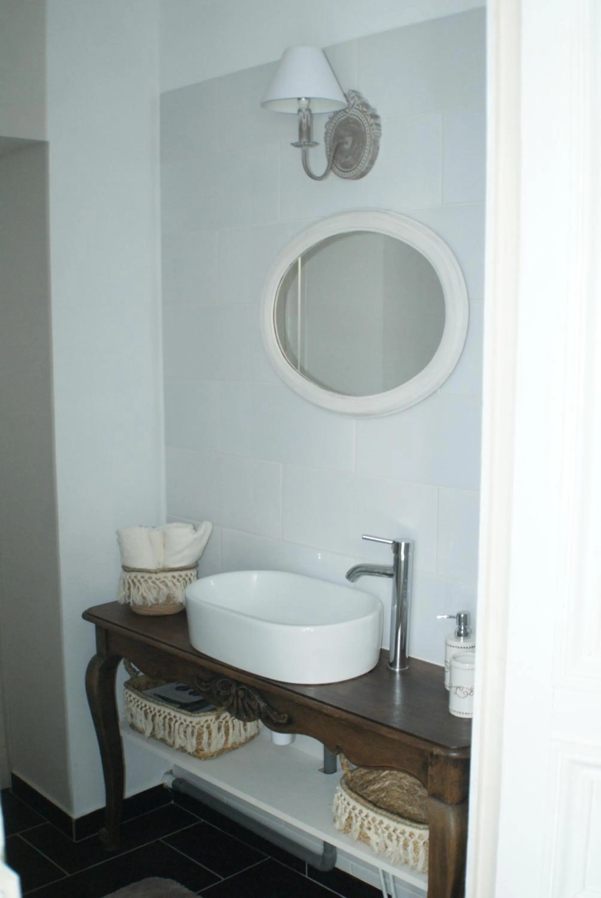 Bathroom in Le Chateau de la Barre