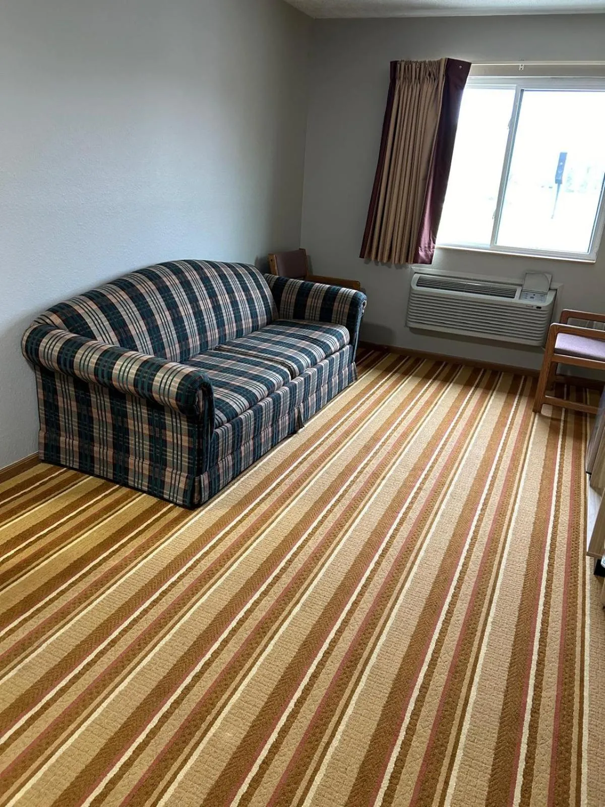 Living room, Bed in Super 8 by Wyndham Blair