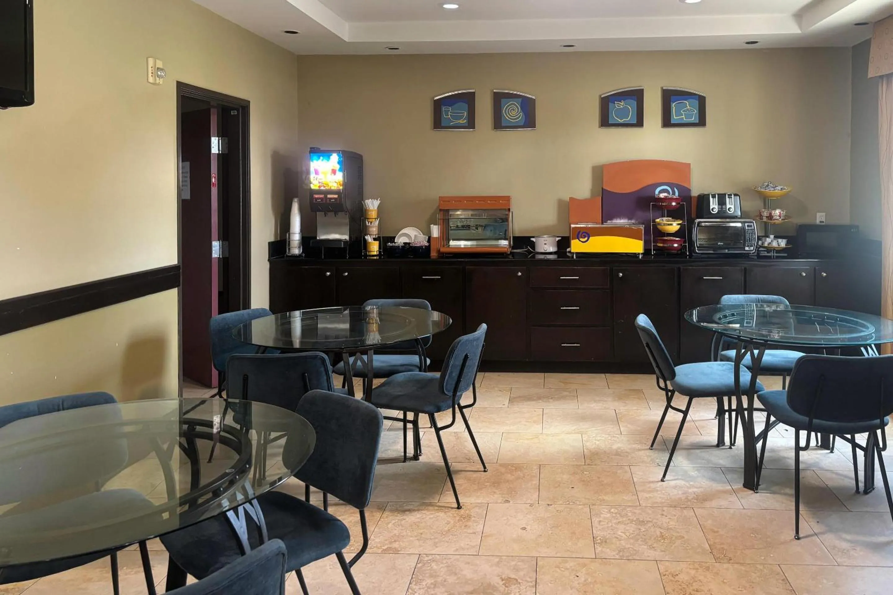 Breakfast in Rodeway Inn & Suites Winnfield