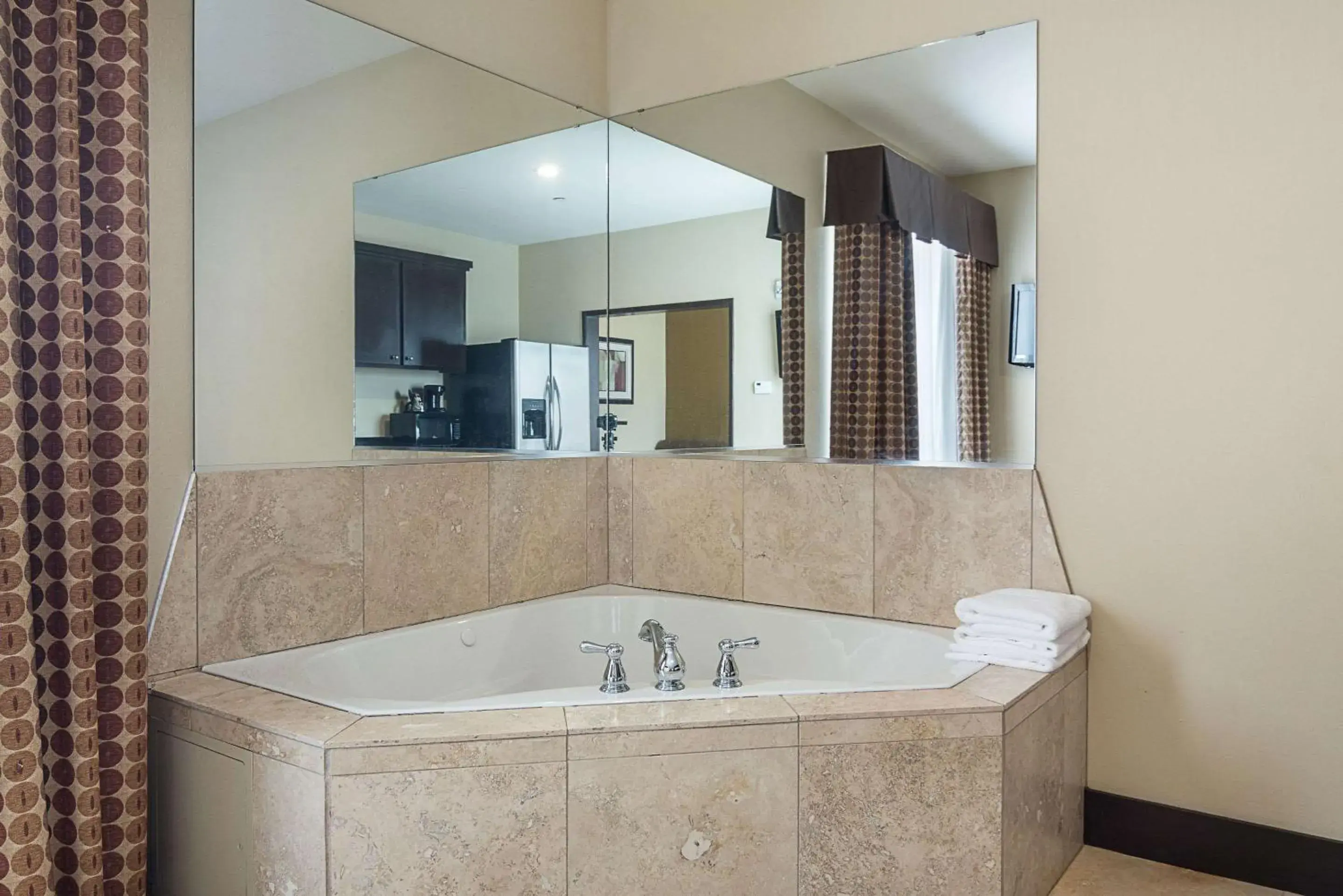 King Room - Non-Smoking in Rodeway Inn & Suites King Room - Non-Smoking in Rodeway Inn & Suites