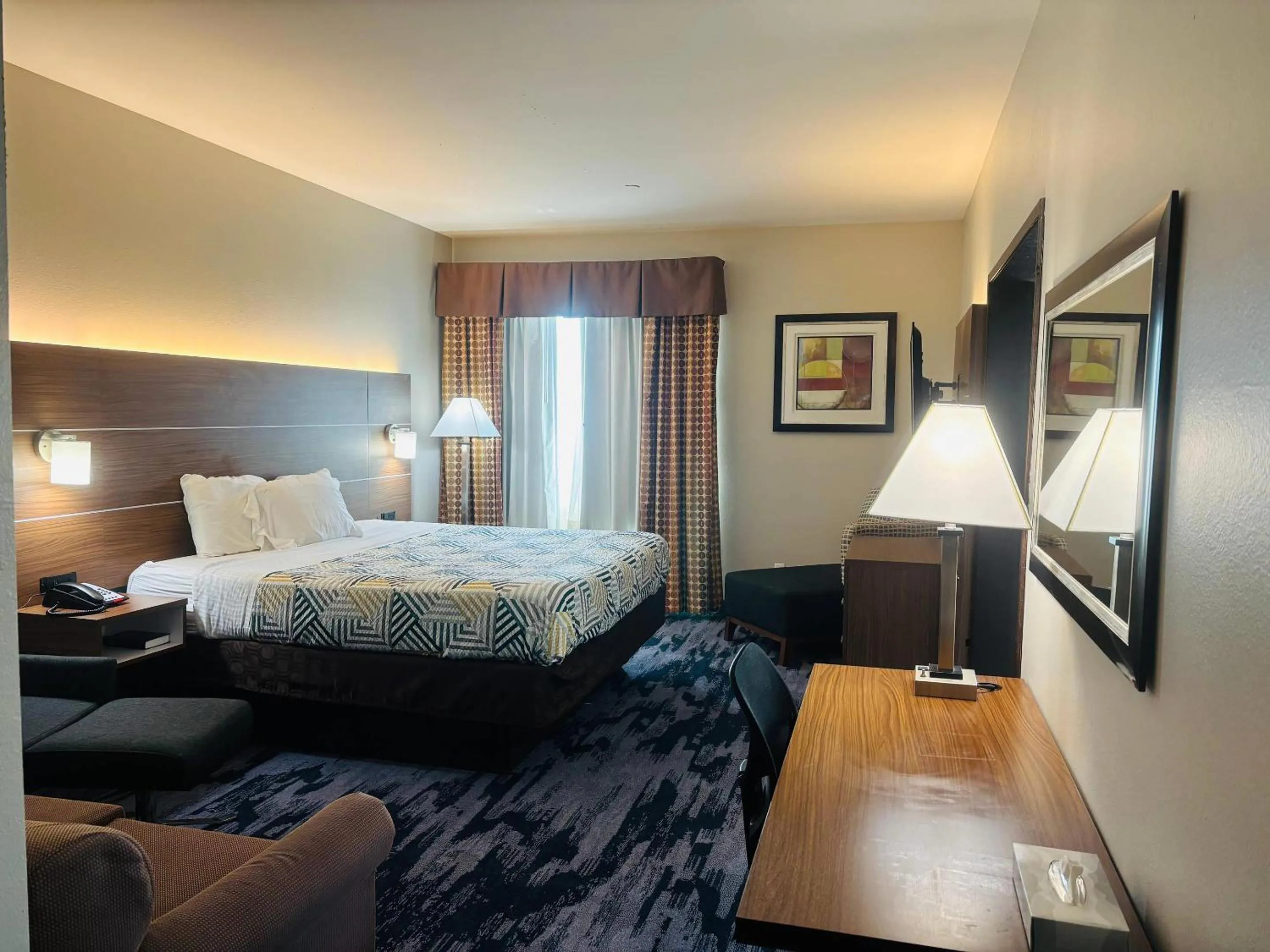 Bedroom, Bed in Rodeway Inn & Suites Winnfield