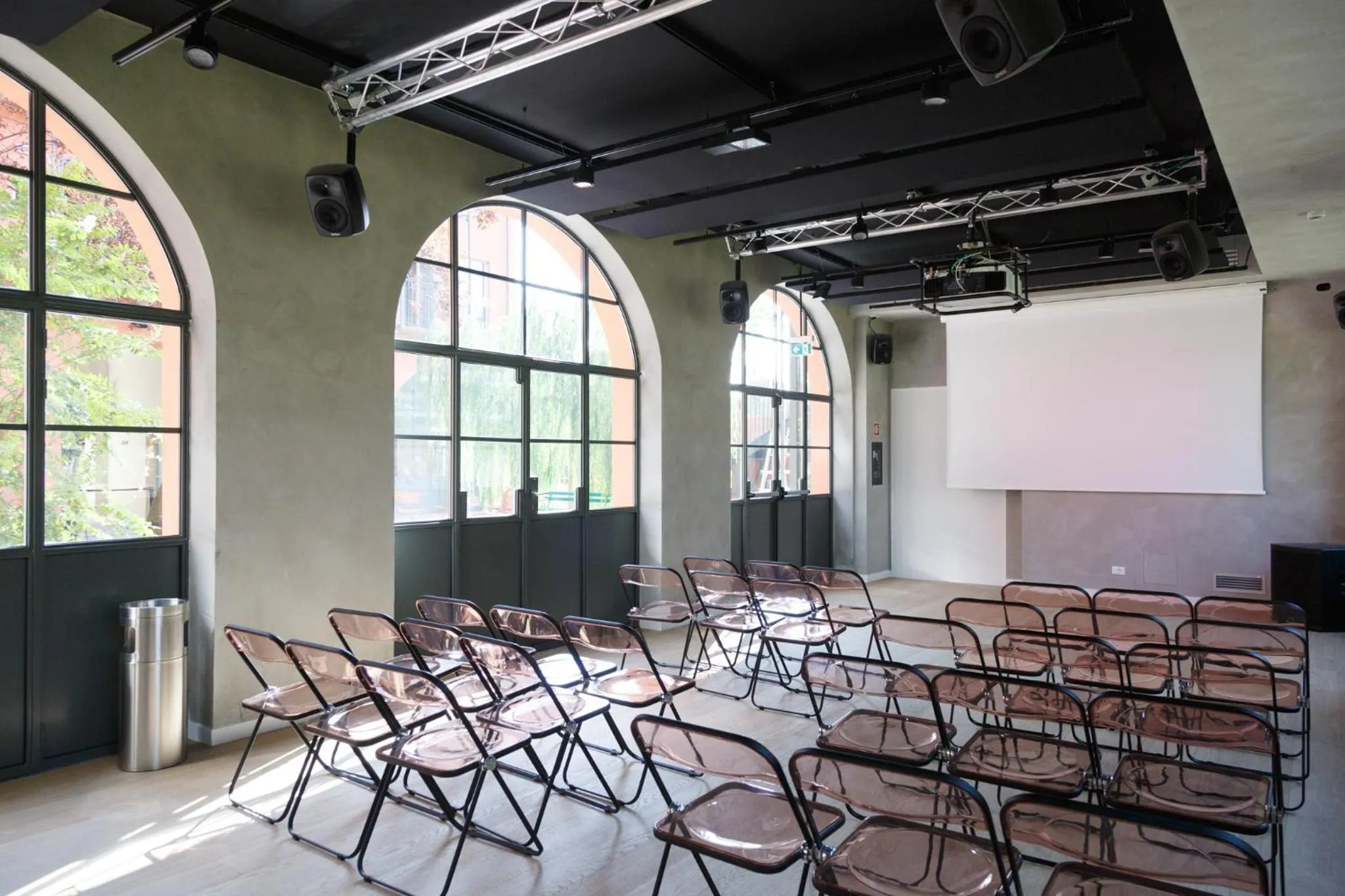 Business facilities in Combo Milano