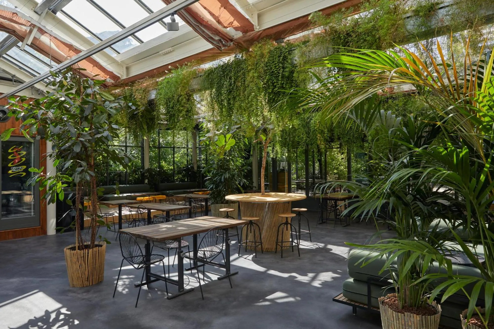 Lounge or bar in Combo Milano