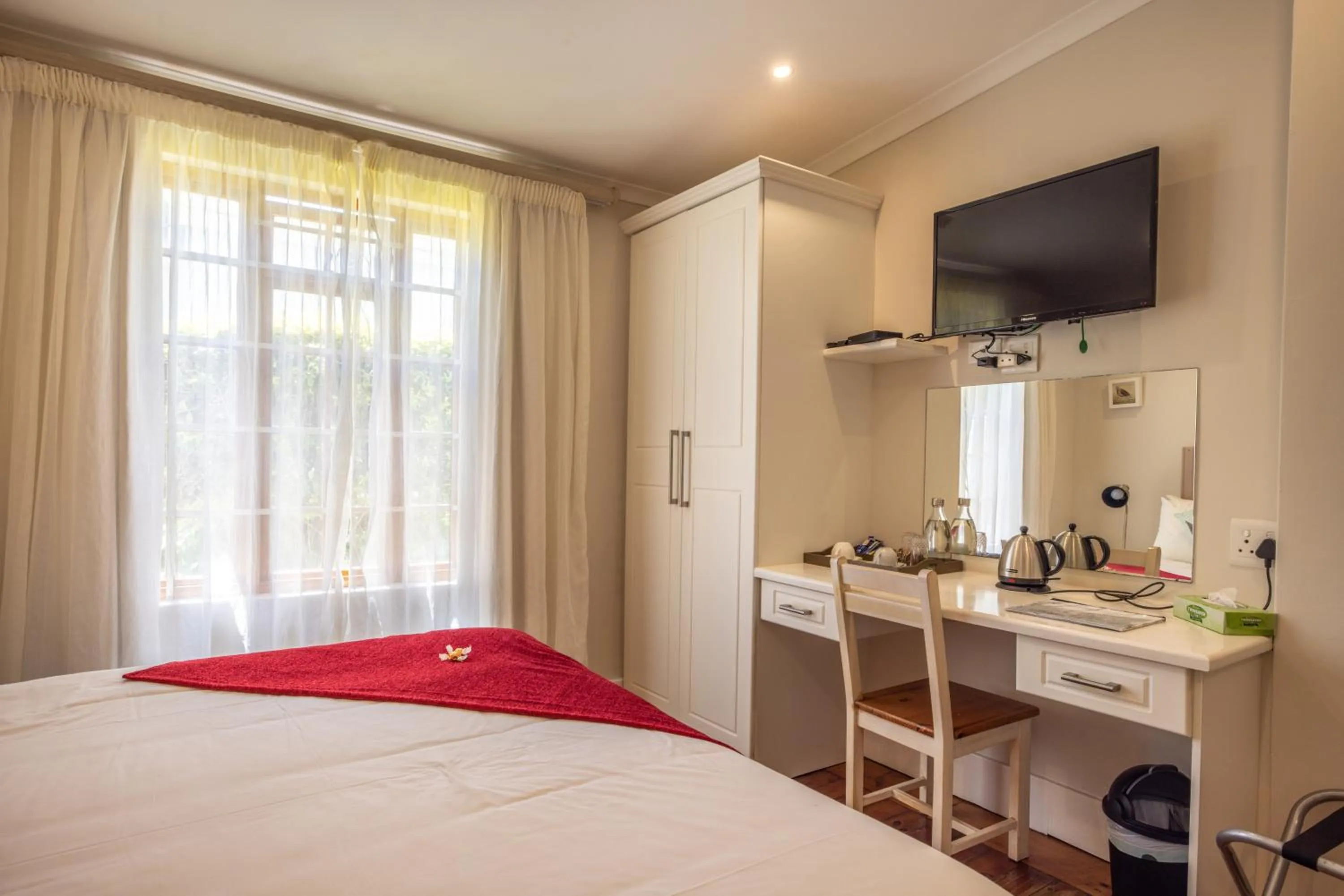 TV and multimedia, Bed in Lanherne Guest House Bed & Breakfast