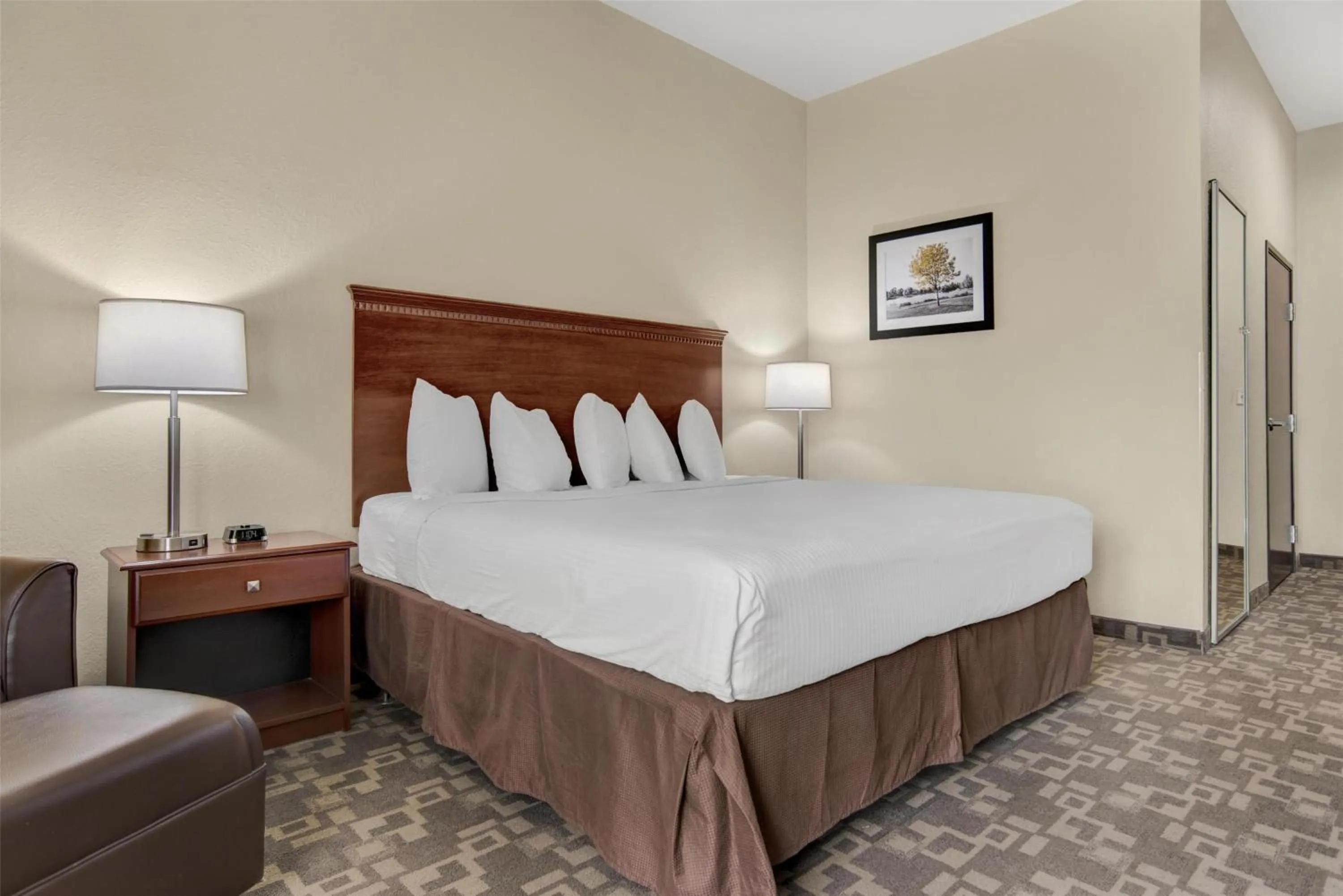 Bedroom, Bed in Best Western Opp Inn