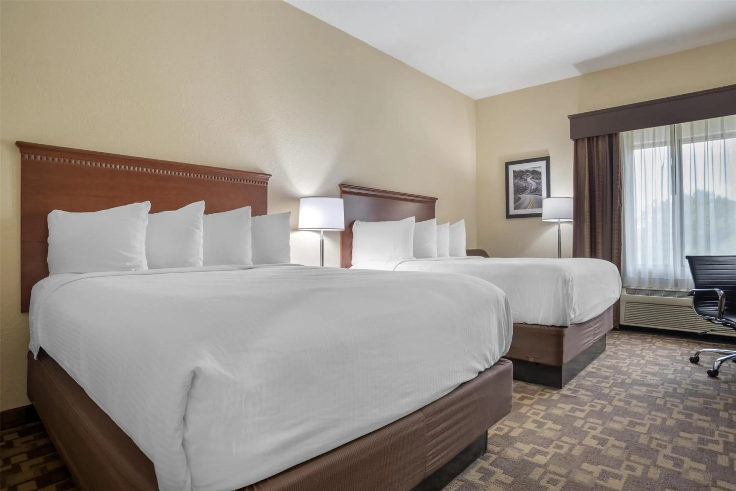 Bedroom, Bed in Best Western Opp Inn