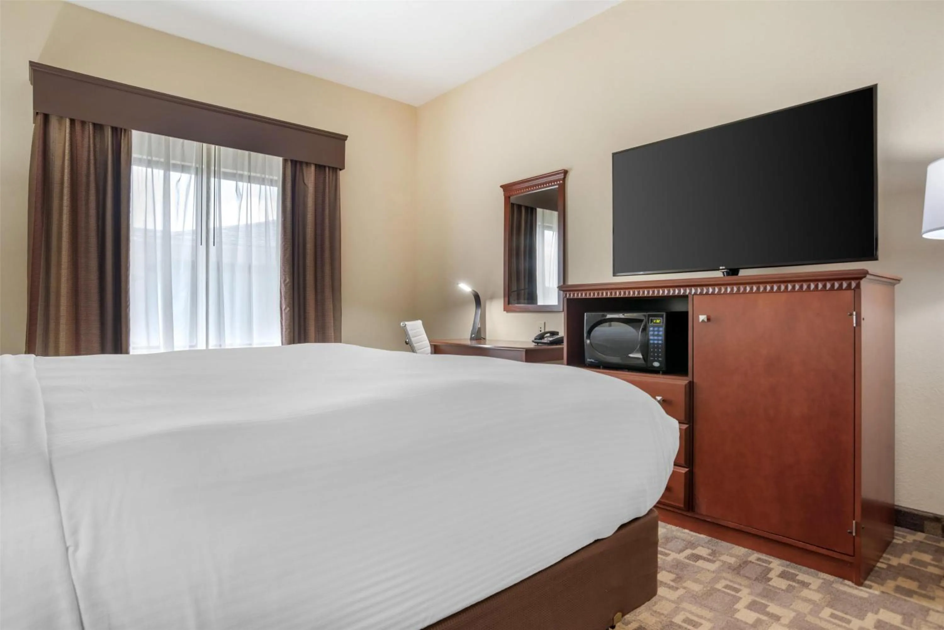 Bedroom, Bed in Best Western Opp Inn