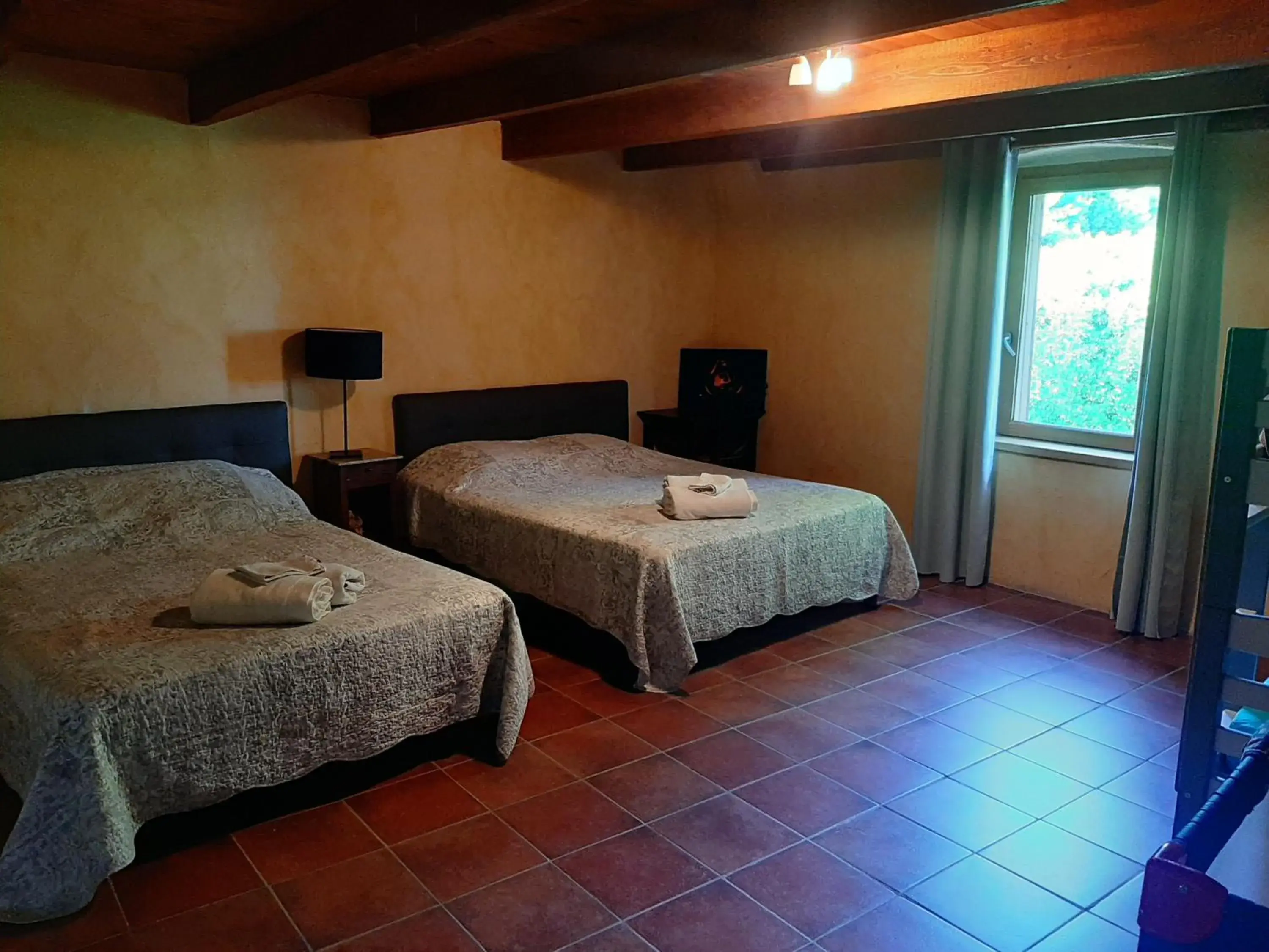 Quadruple Room with Private Bathroom - single occupancy in Domaine de Cousignac Quadruple Room with Private Bathroom - single occupancy in Domaine de Cousignac