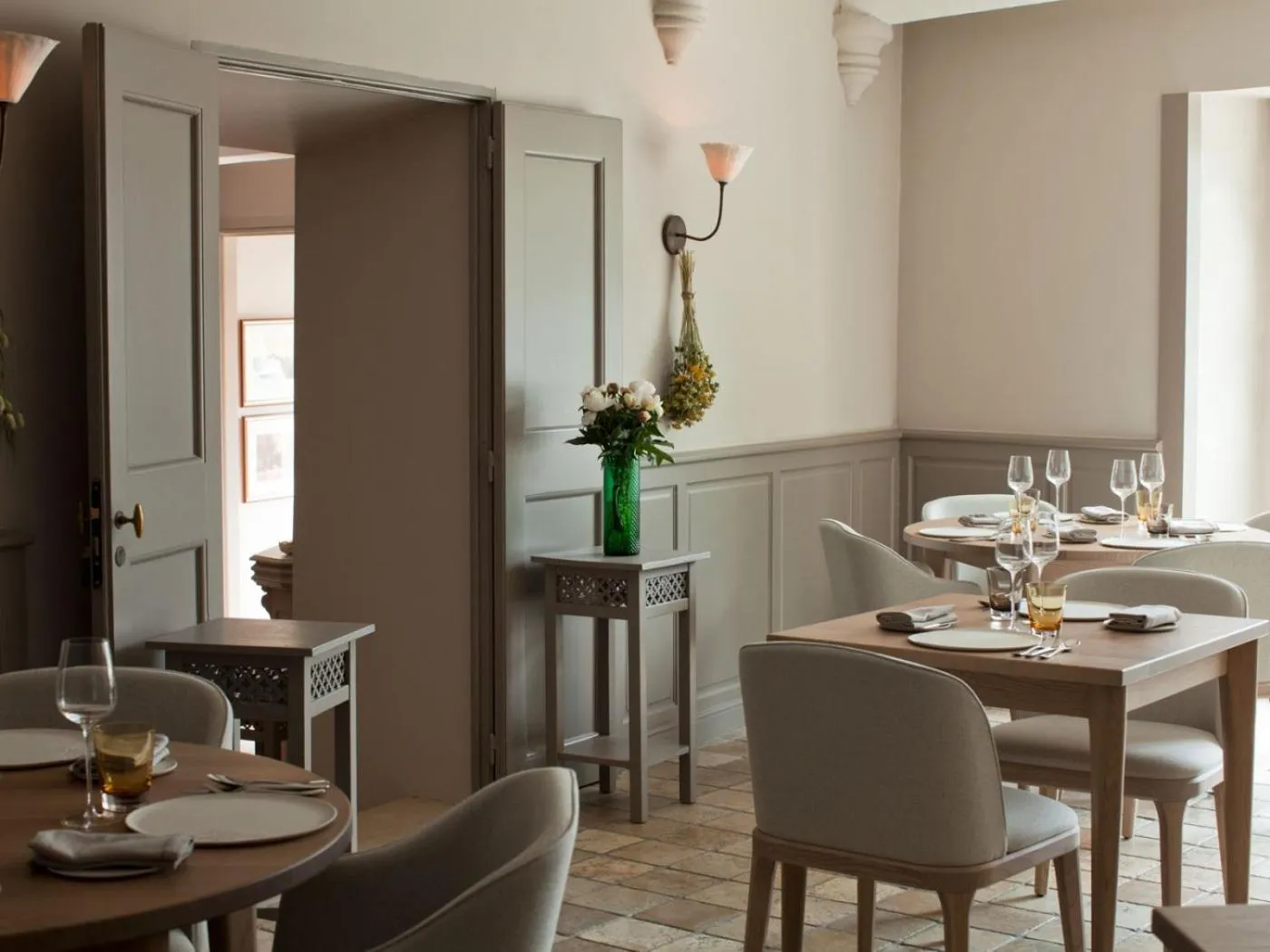 Restaurant/places to eat in Maison Hache
