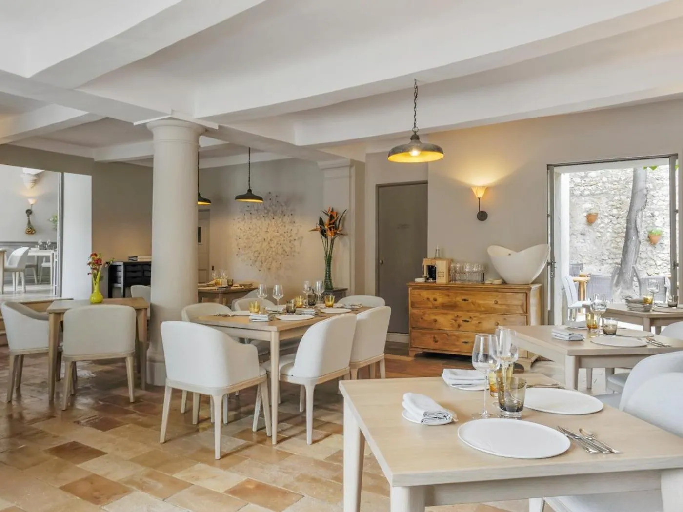 Restaurant/places to eat in Maison Hache