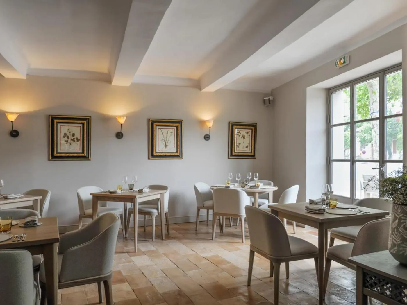 Restaurant/places to eat in Maison Hache