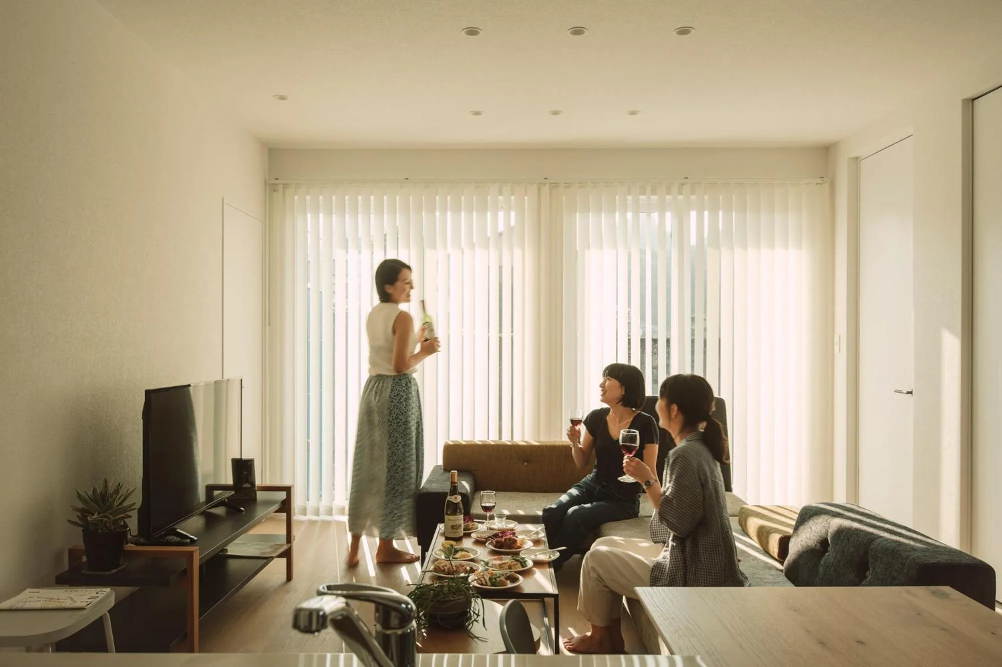 People in Seacruise House Navio