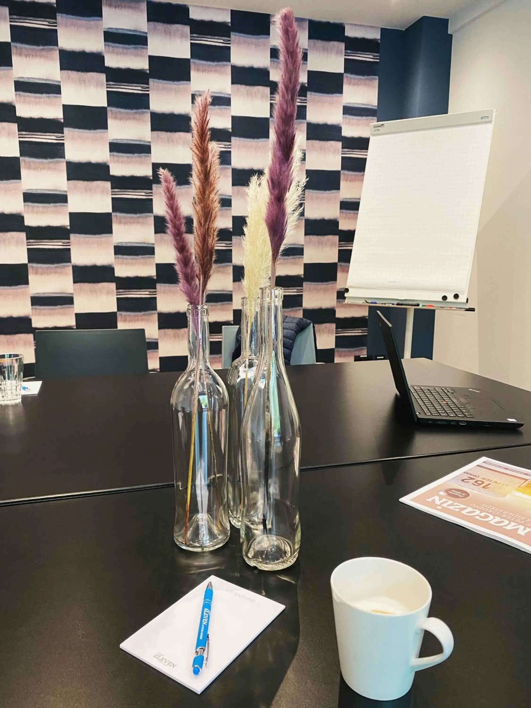 Business facilities in Just Eleven