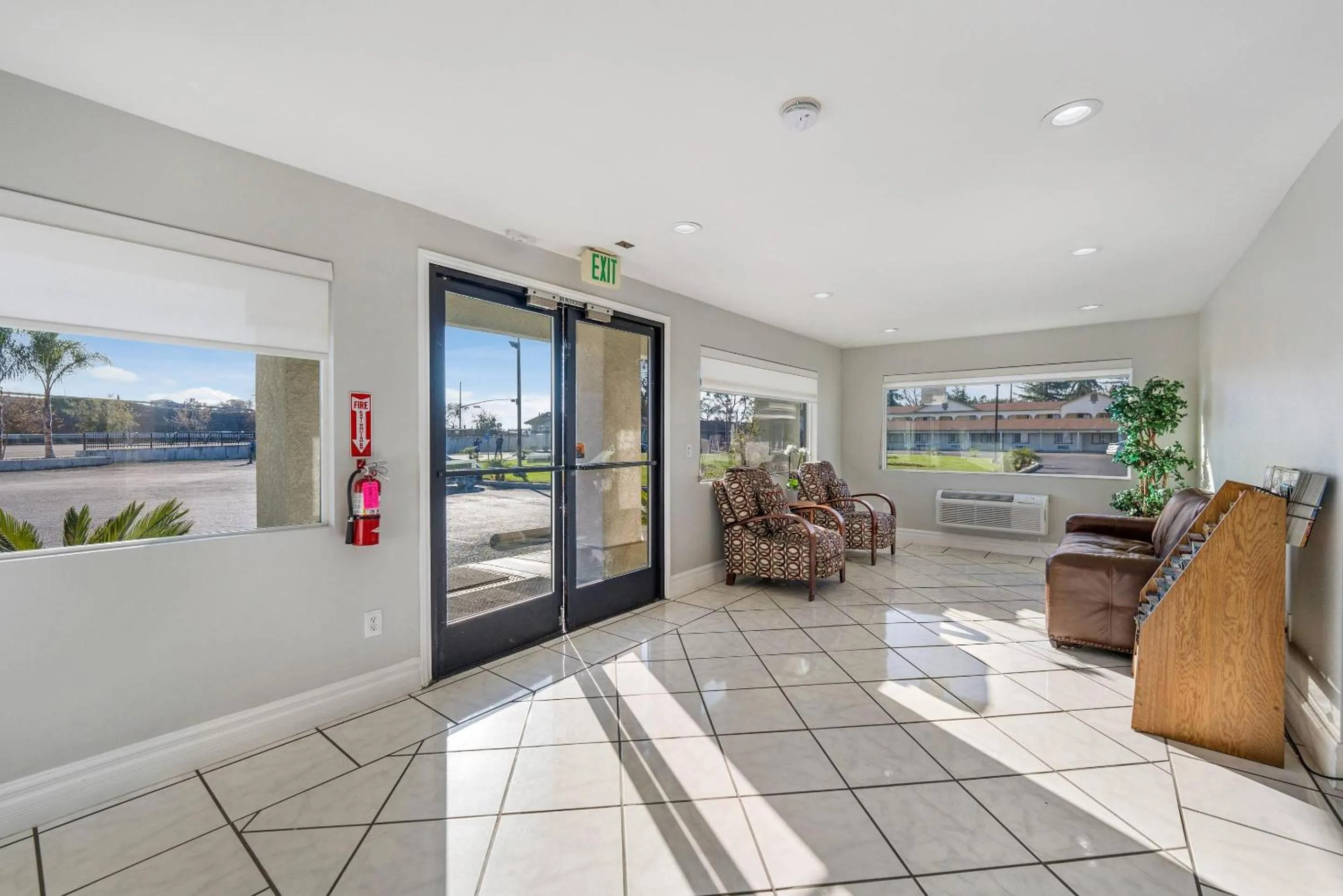 Lobby or reception in Rodeway Inn Stockton Highway 99