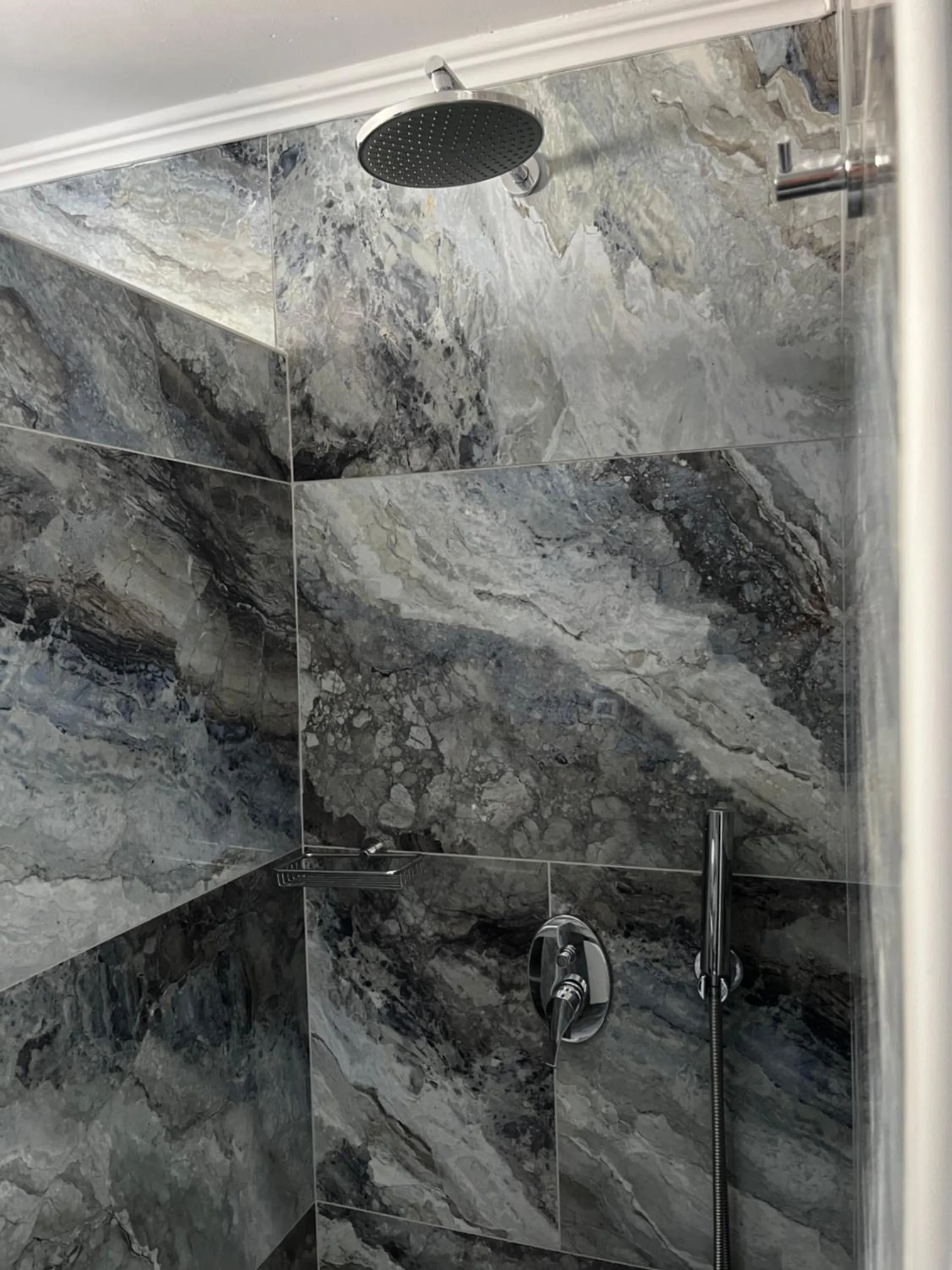 Shower in Villa Galaxy Santorini