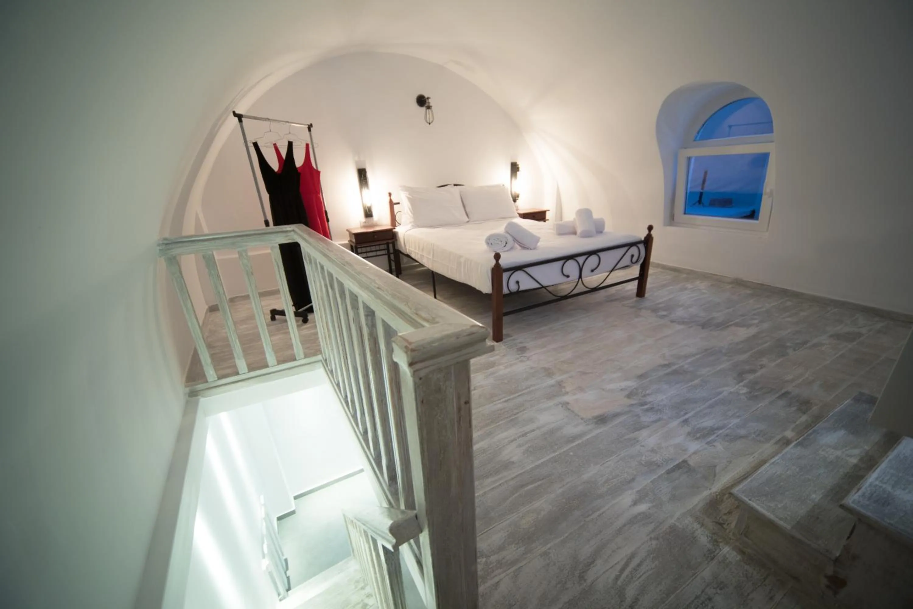 Bed in Villa Galaxy Santorini